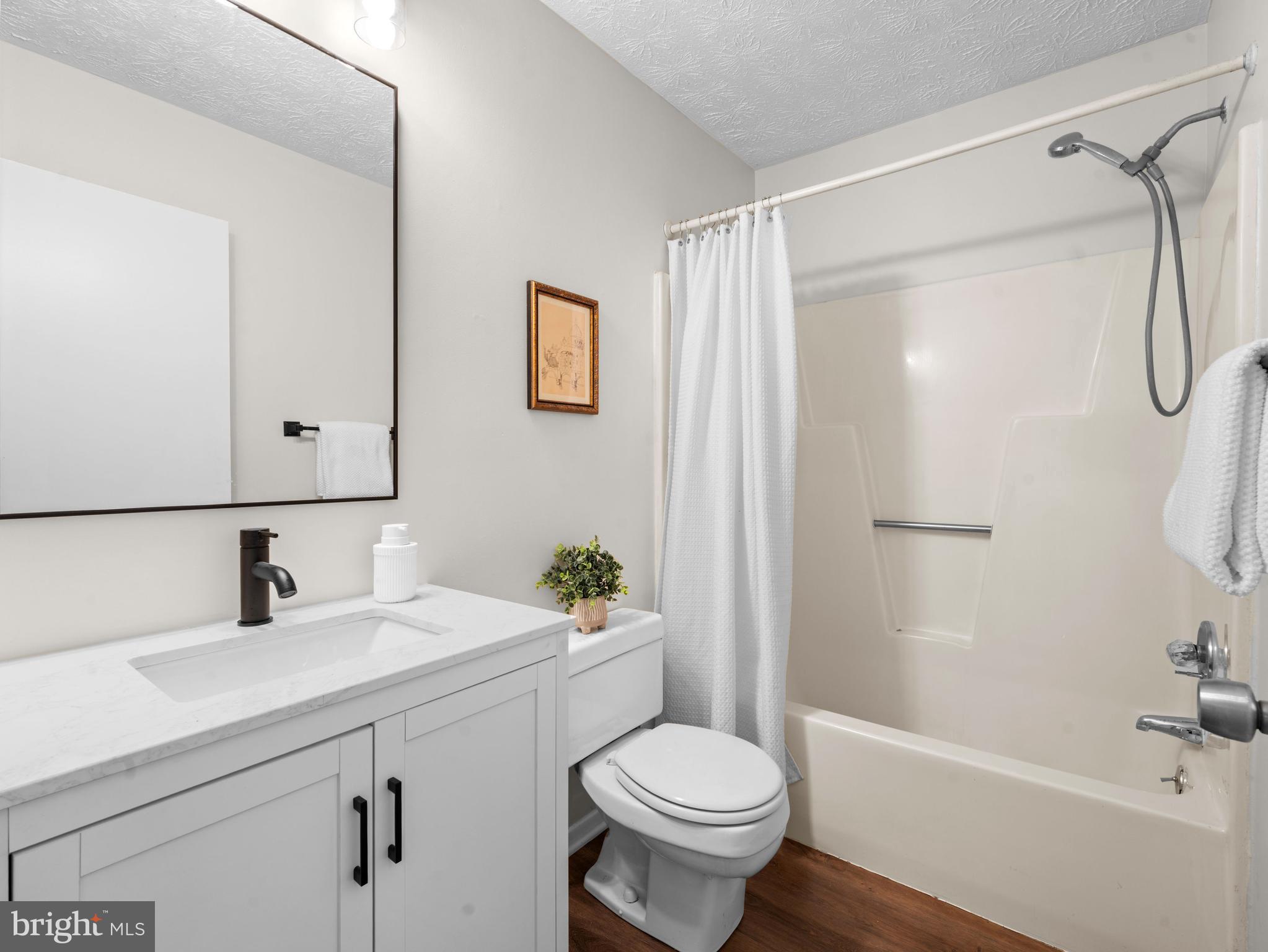 HARBOUR OAKS - Residential