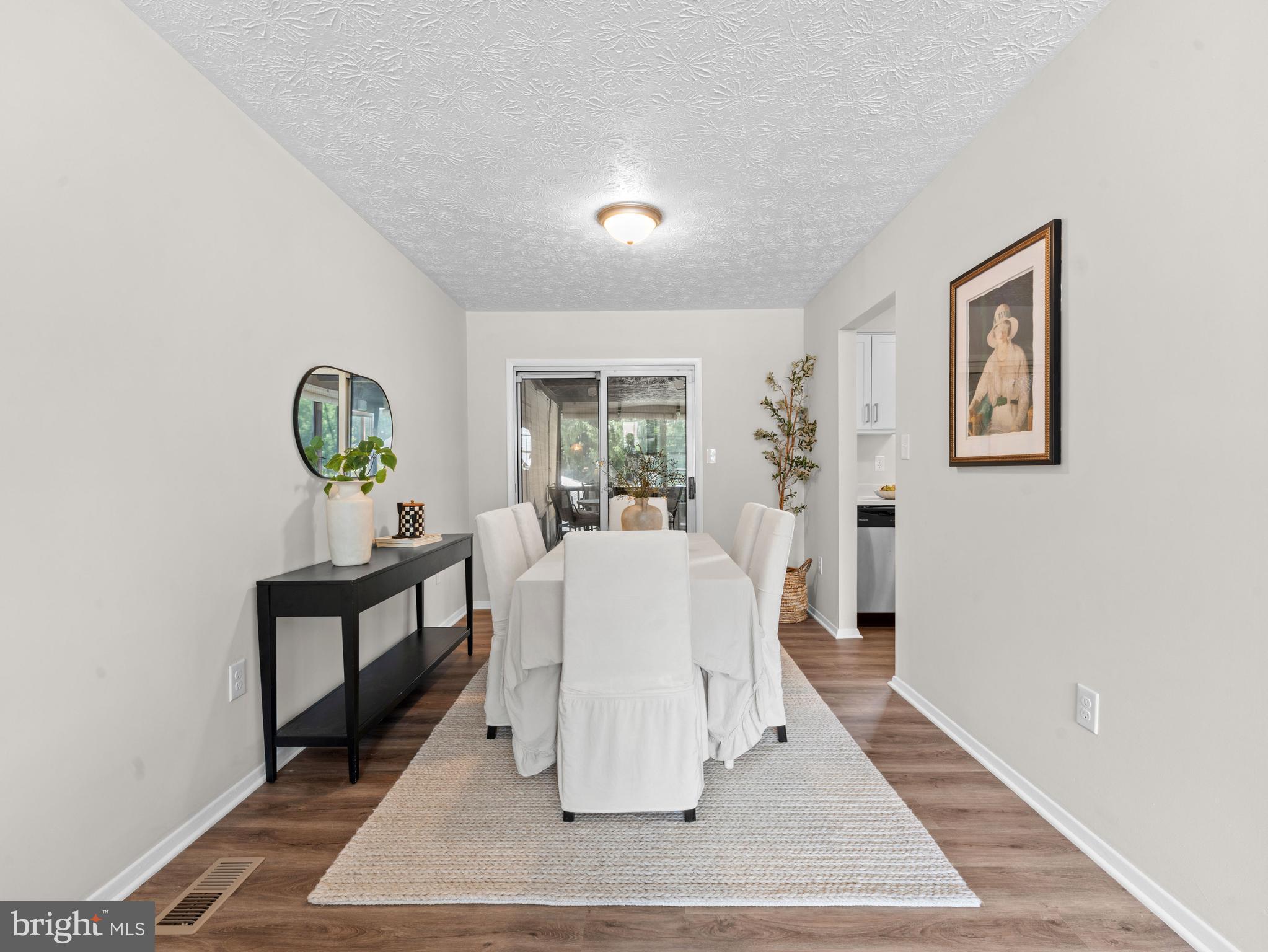 HARBOUR OAKS - Residential