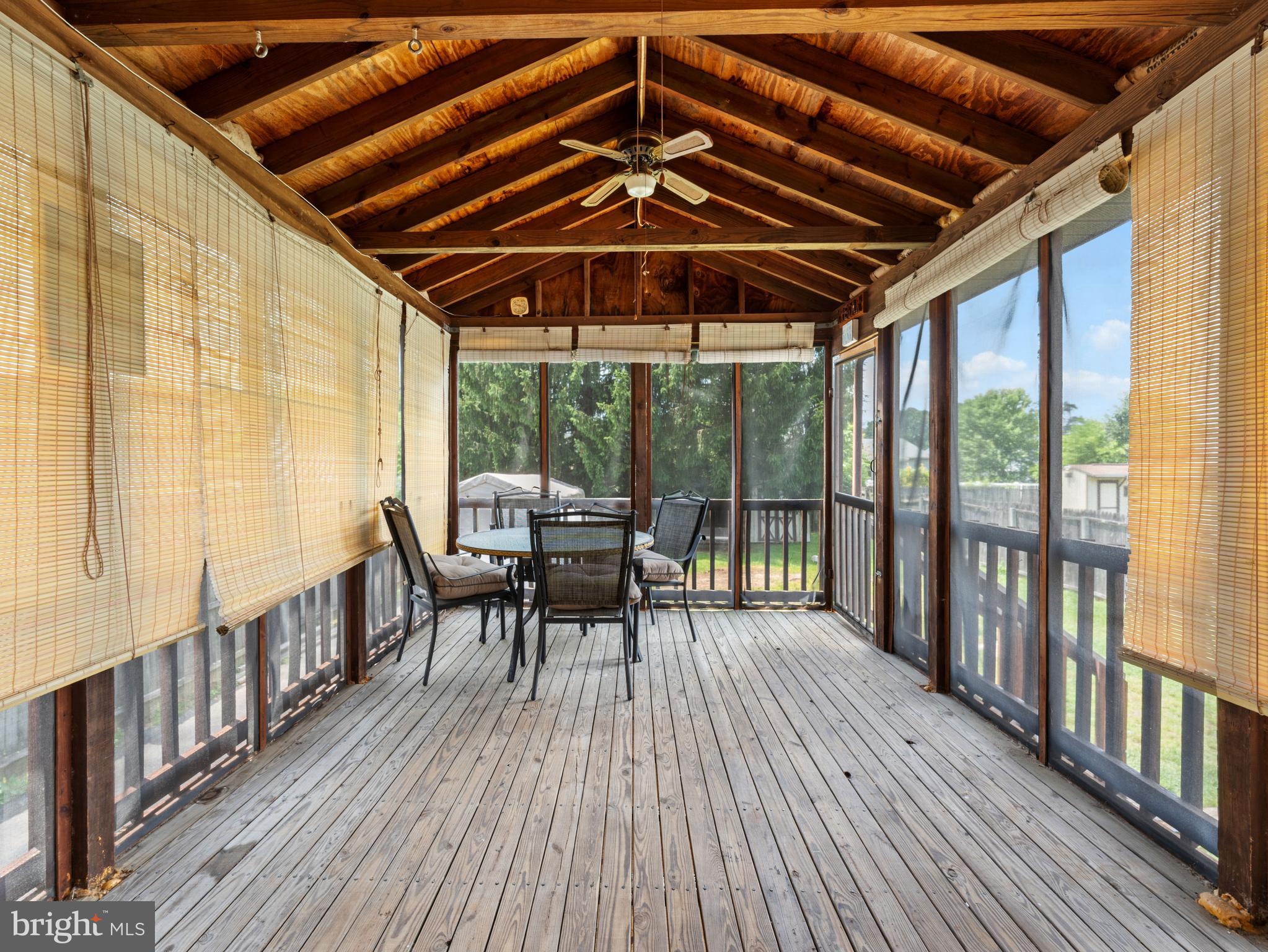 HARBOUR OAKS - Residential