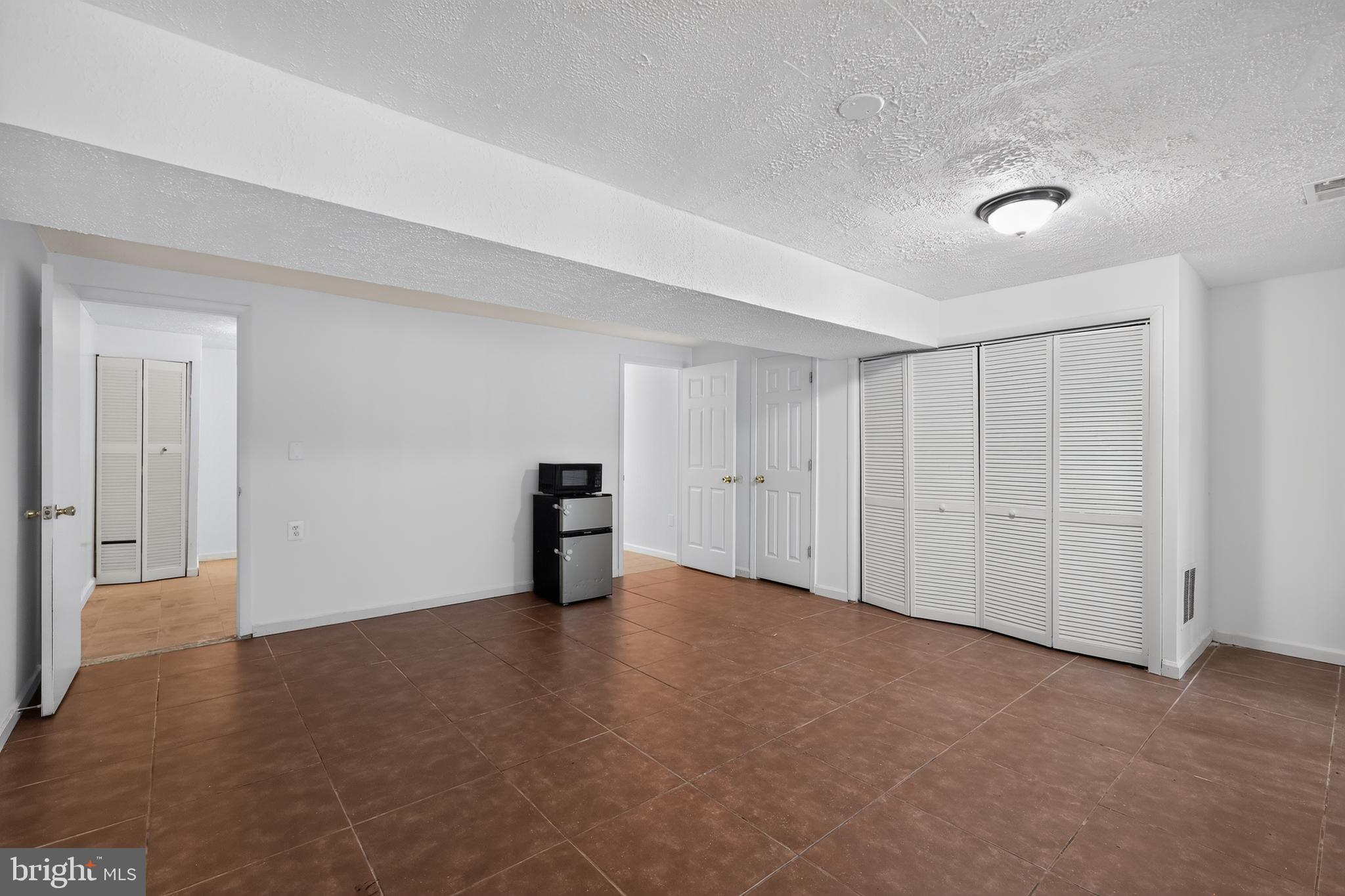 OLDE SENECA WOODS - Residential