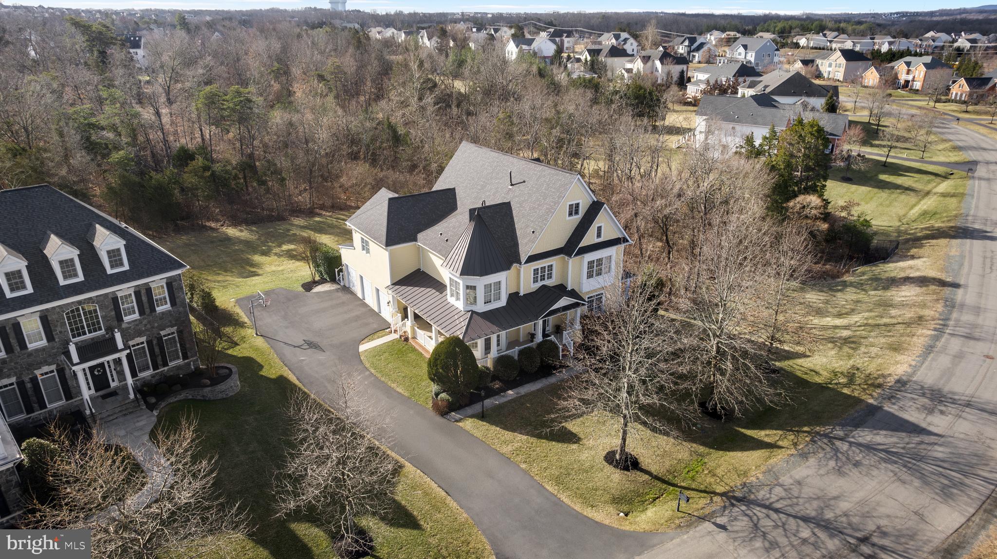 VILLAGE OF WAXPOOL - Residential