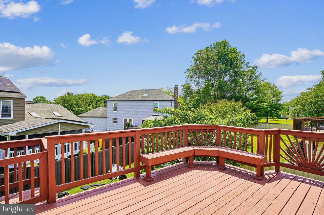 SEVEN OAKS - Residential