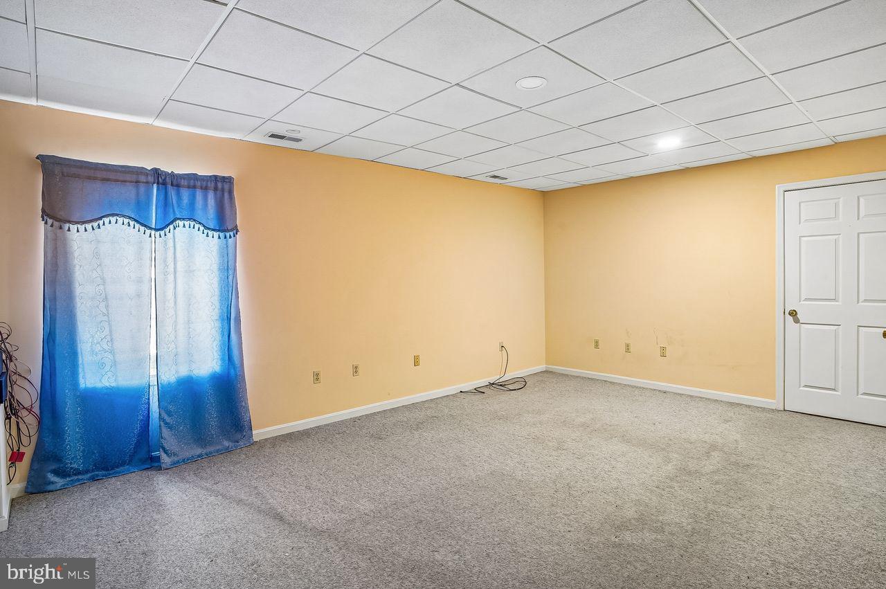 SEVEN OAKS - Residential