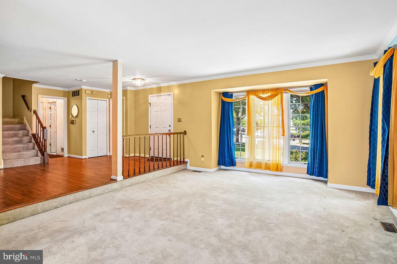 SEVEN OAKS - Residential
