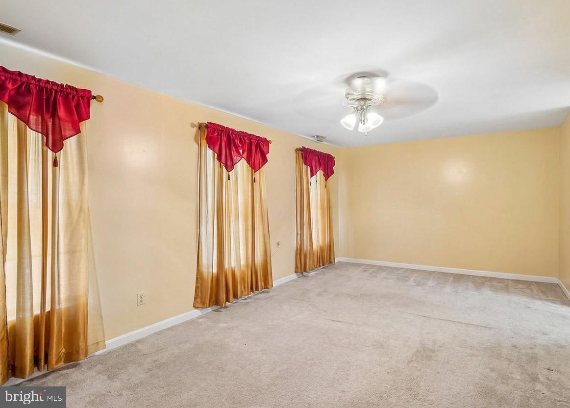 SEVEN OAKS - Residential