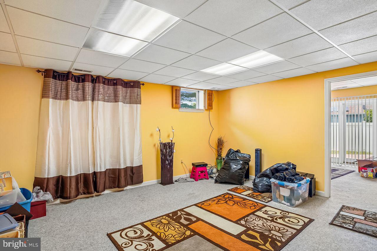 SEVEN OAKS - Residential