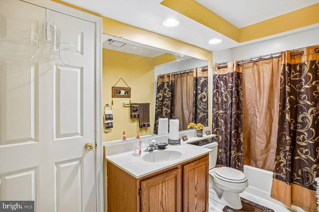 SEVEN OAKS - Residential