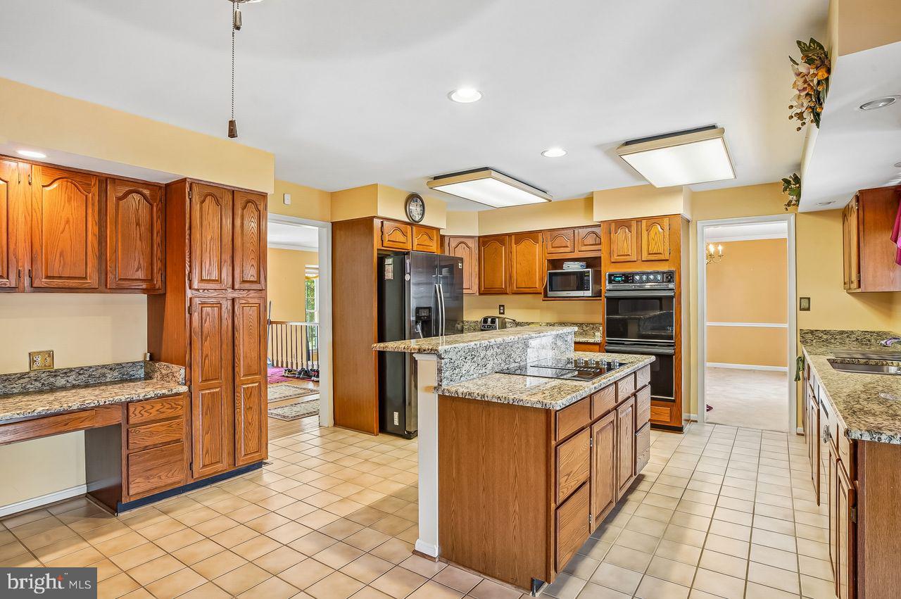 SEVEN OAKS - Residential