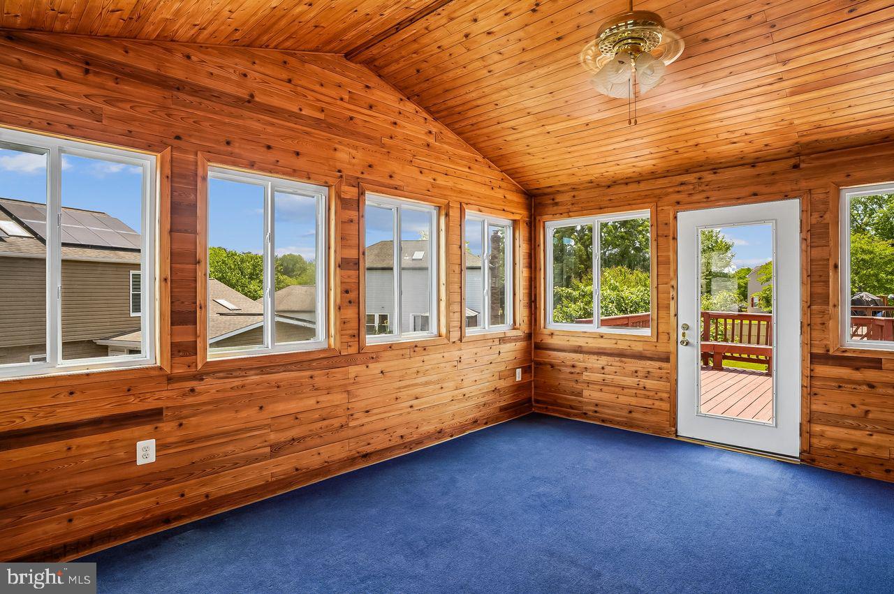 SEVEN OAKS - Residential