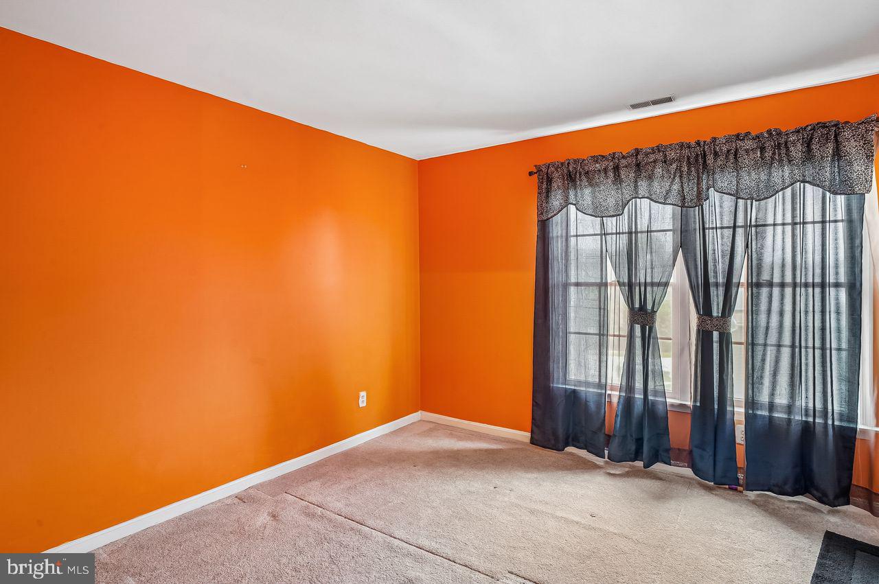 SEVEN OAKS - Residential