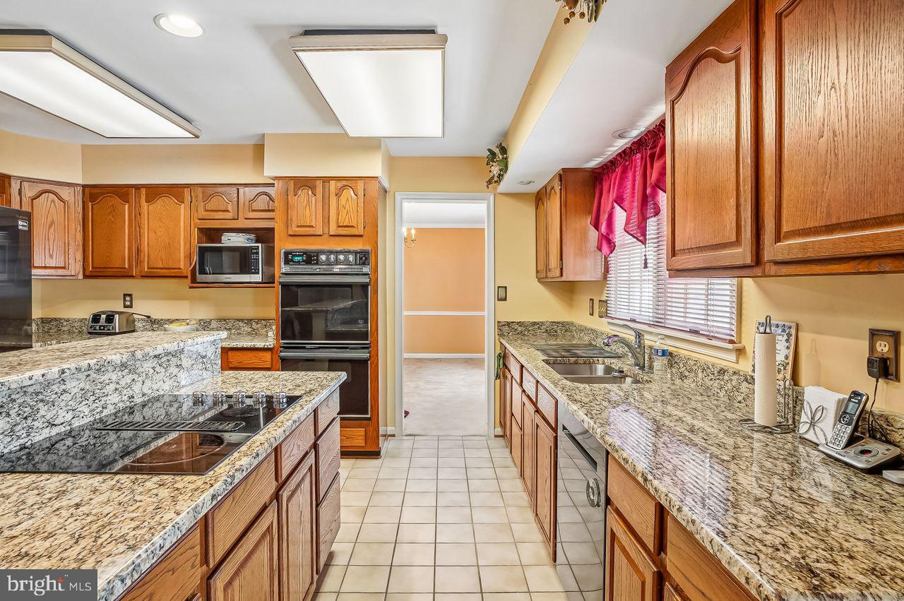 SEVEN OAKS - Residential