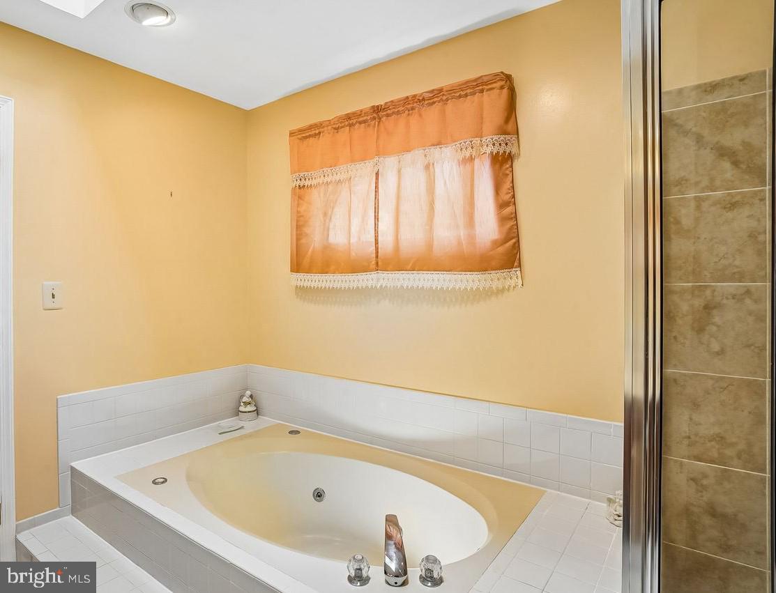 SEVEN OAKS - Residential