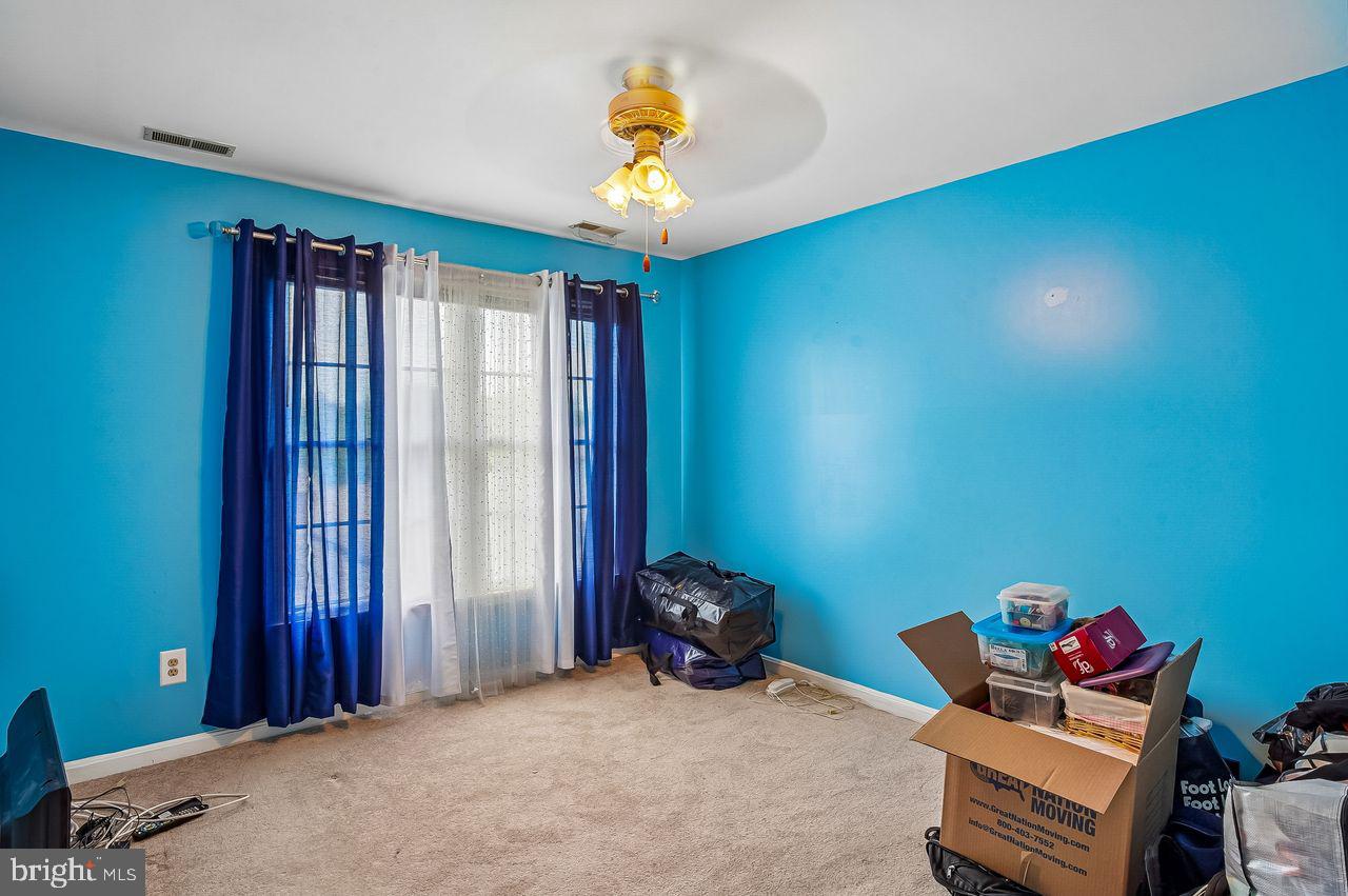SEVEN OAKS - Residential