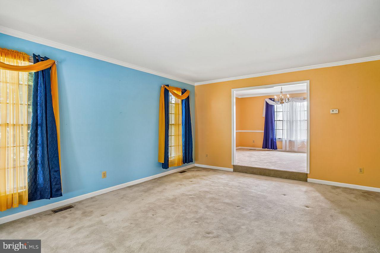 SEVEN OAKS - Residential