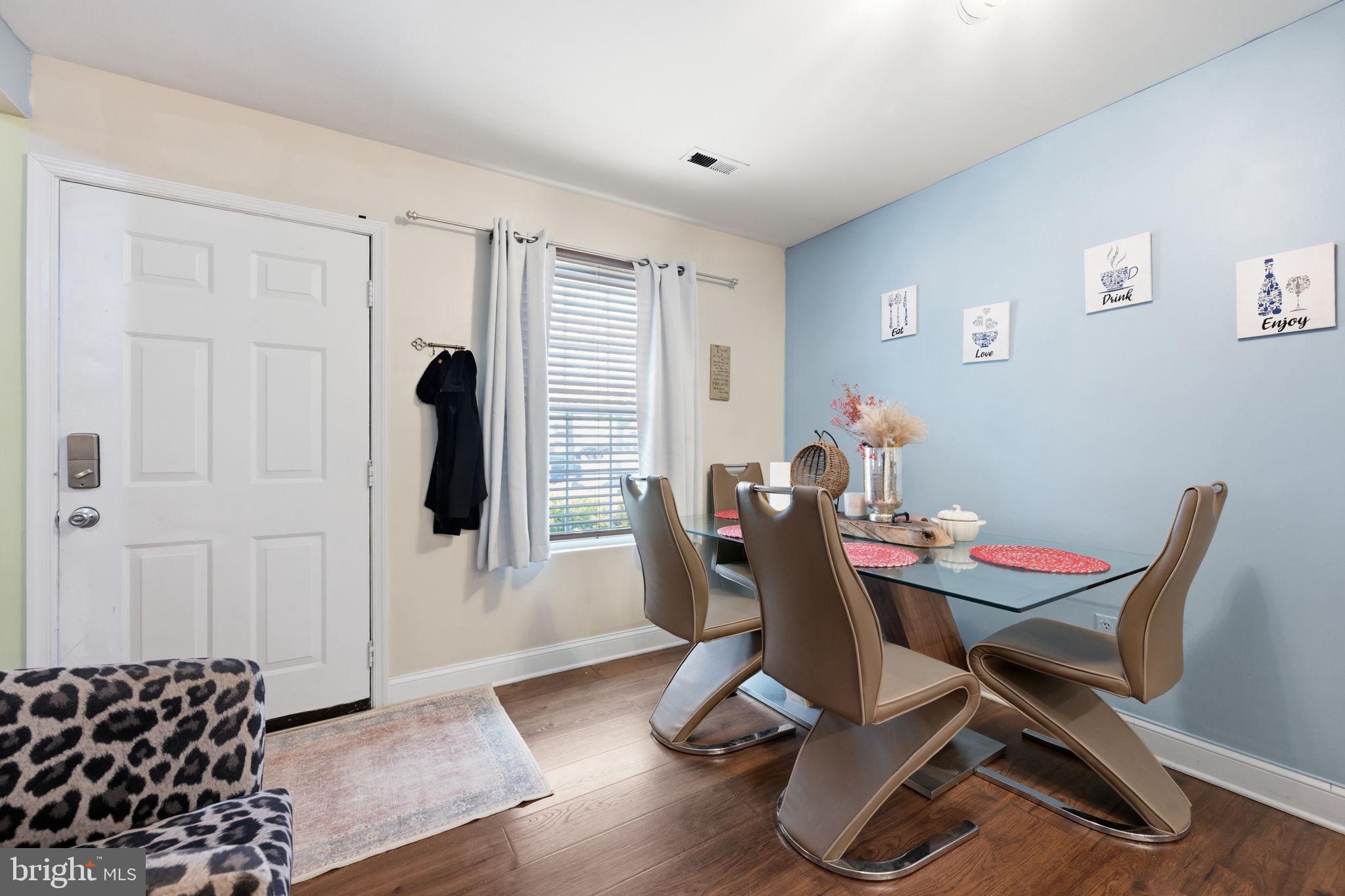 LAUREL LAKES PLAT 2 - Residential