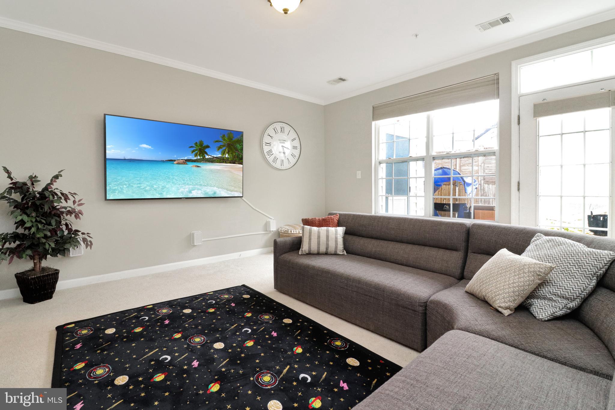 WESTBRIAR PLAZA - Residential