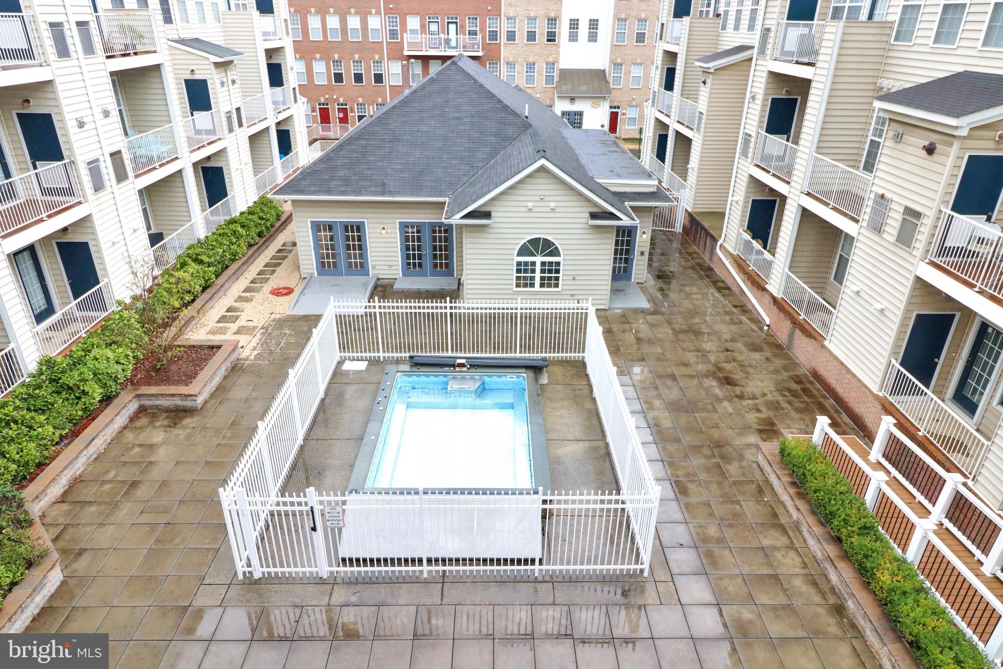 WESTBRIAR PLAZA - Residential