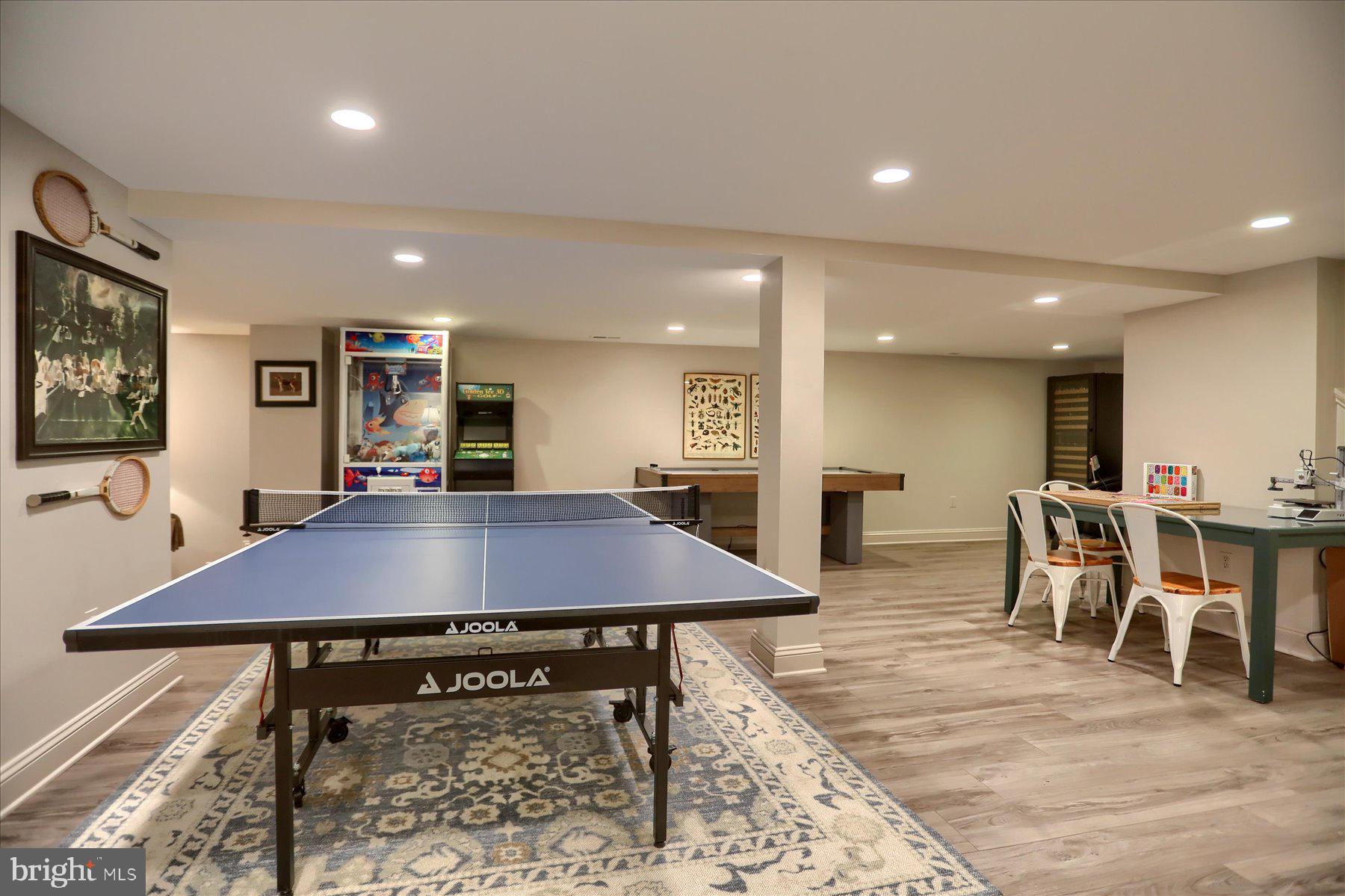 HICKORY MEADOW - Residential