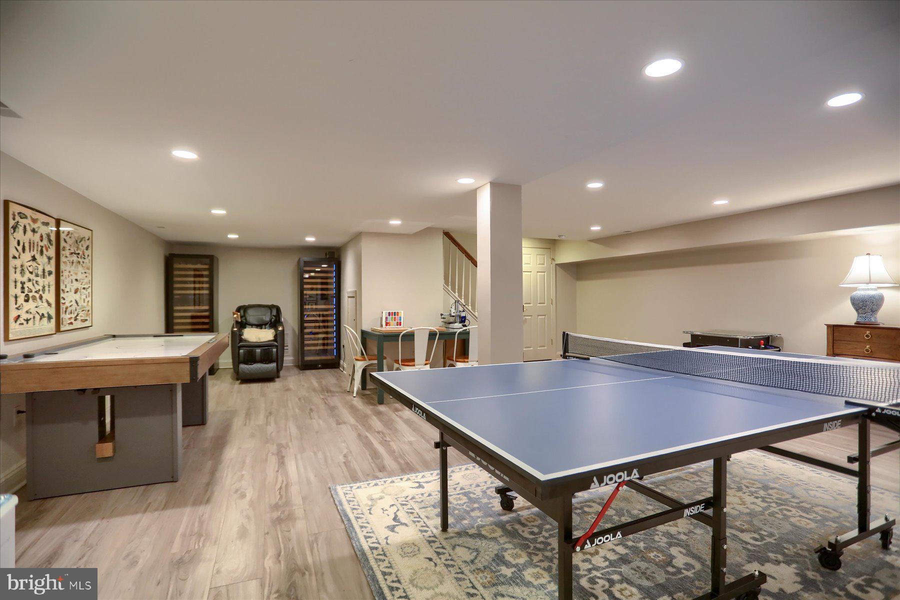 HICKORY MEADOW - Residential