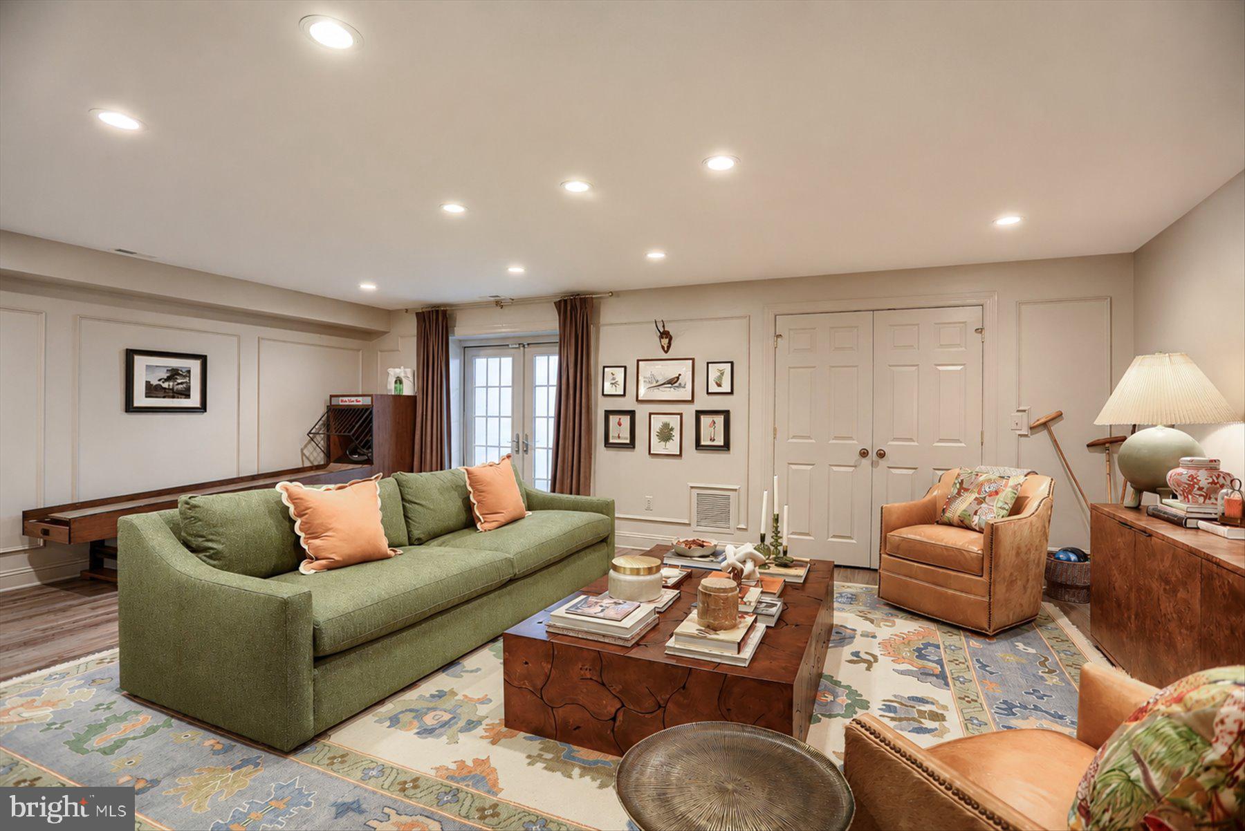 HICKORY MEADOW - Residential