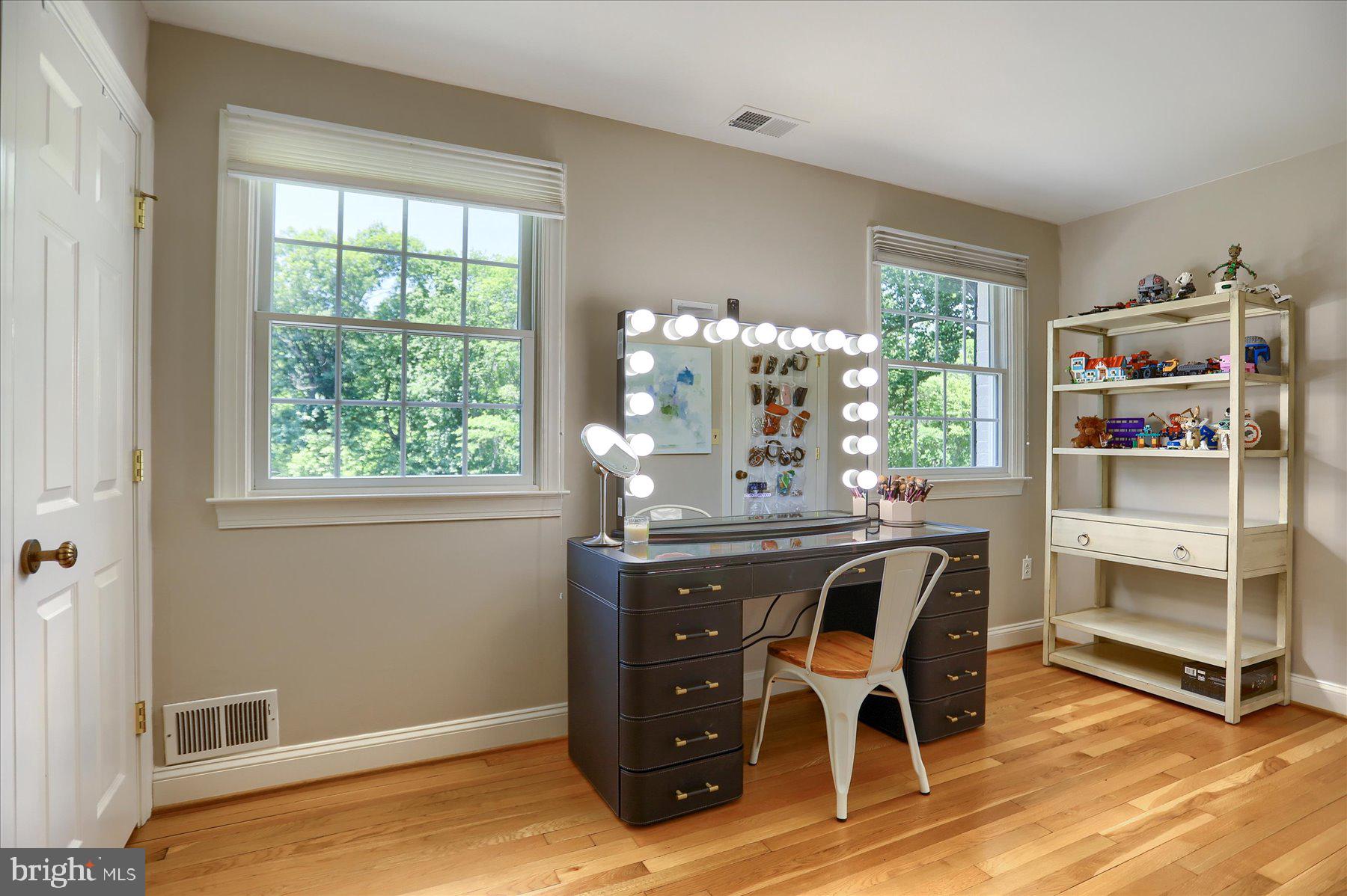 HICKORY MEADOW - Residential