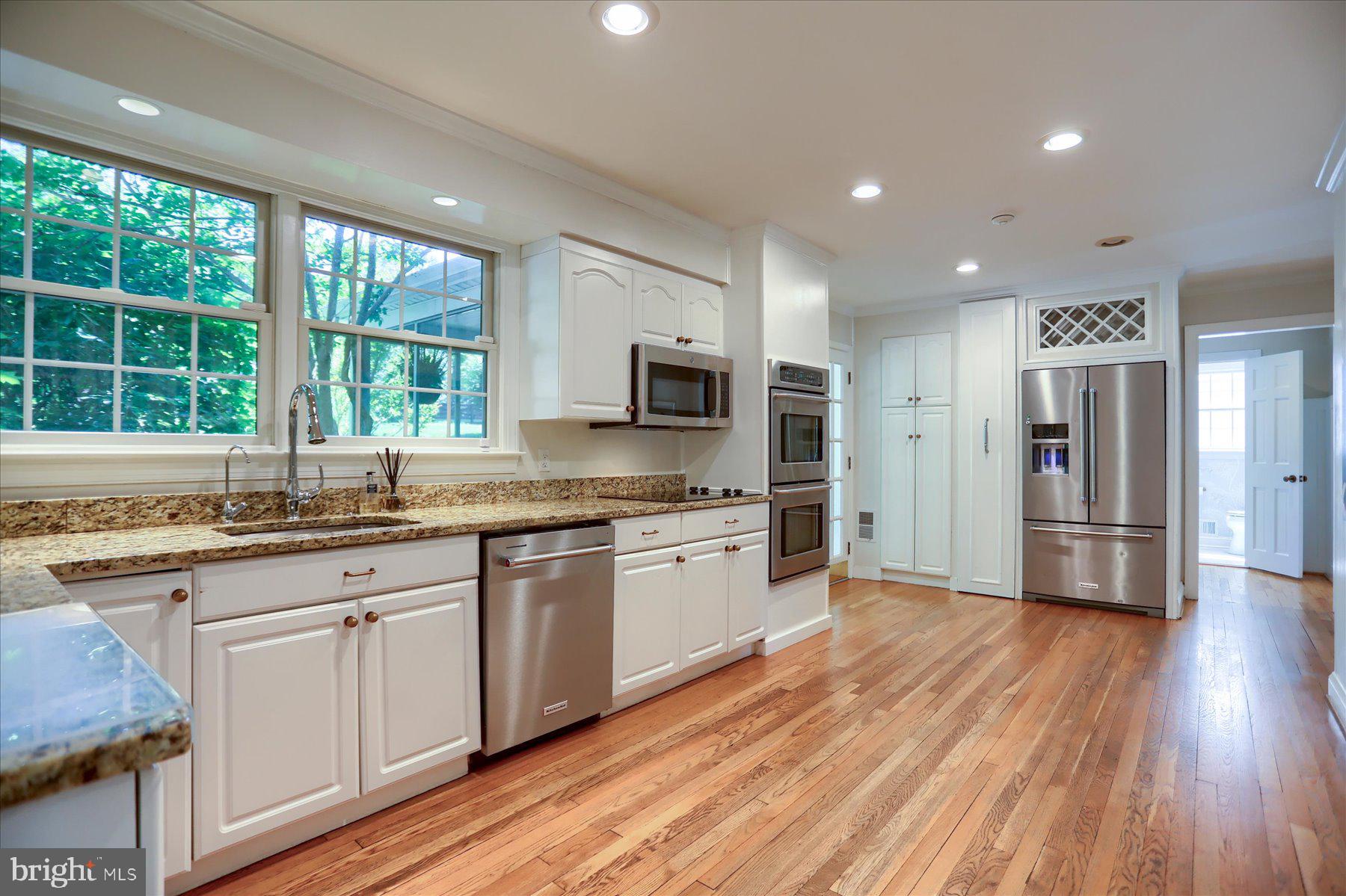 HICKORY MEADOW - Residential