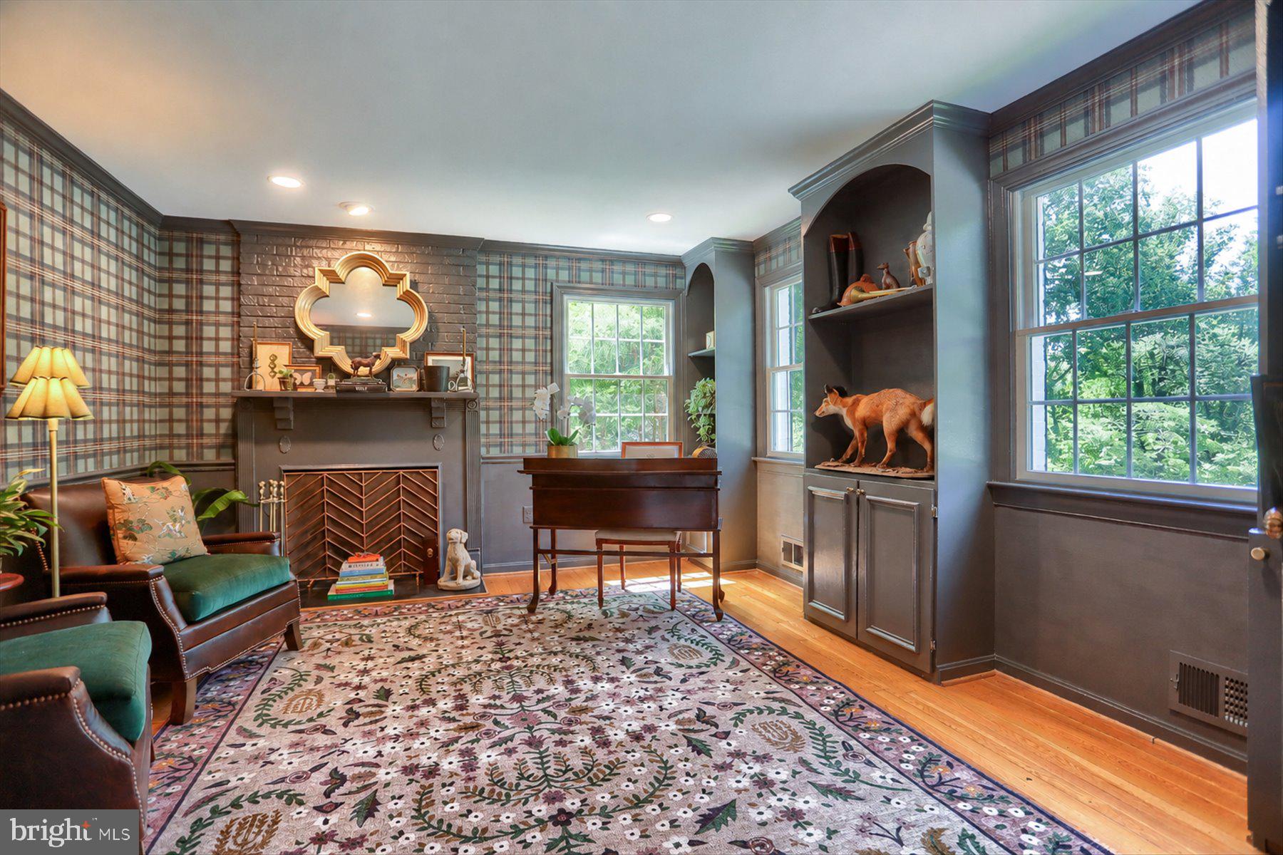 HICKORY MEADOW - Residential