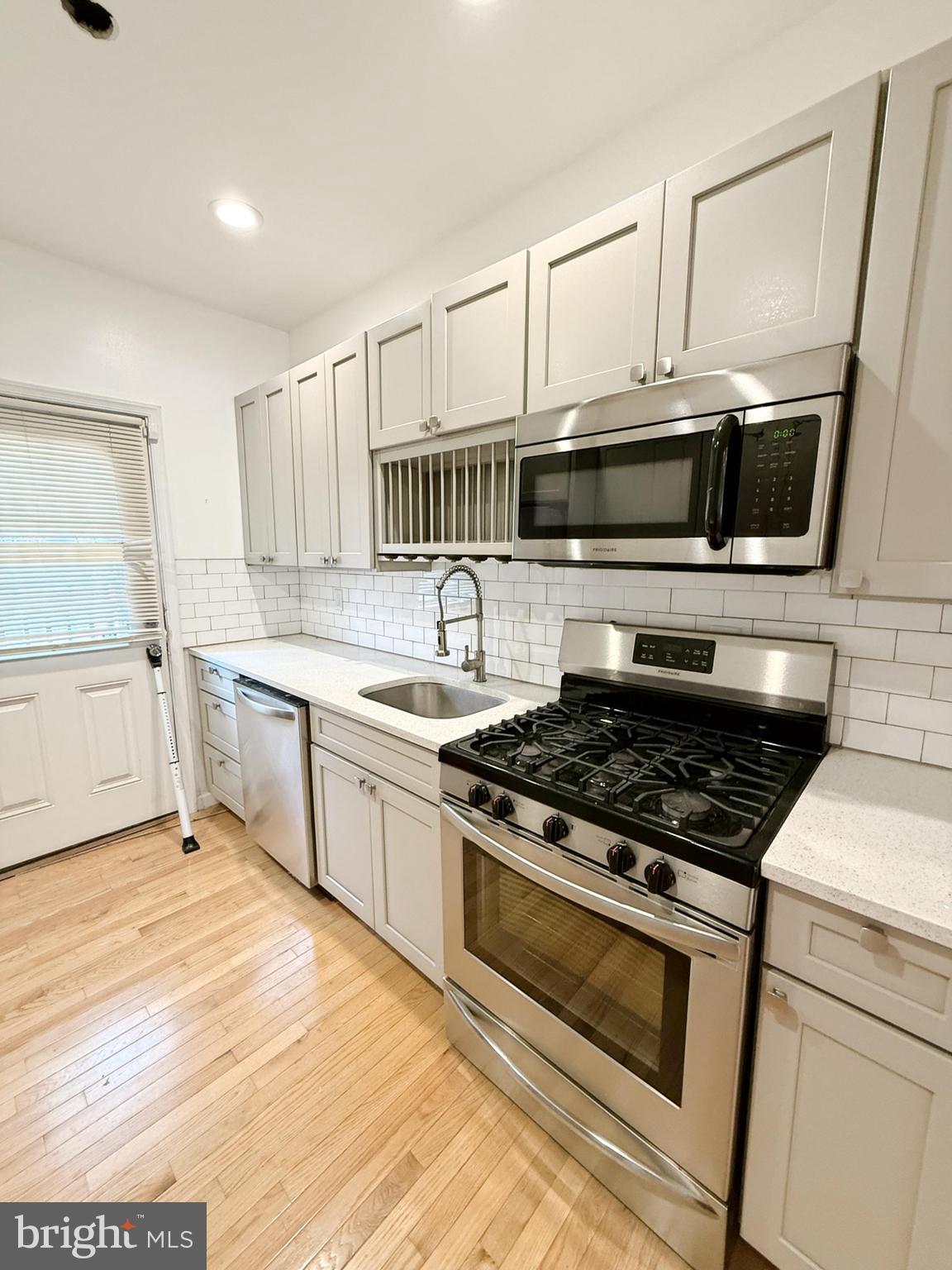 POINT BREEZE - Residential