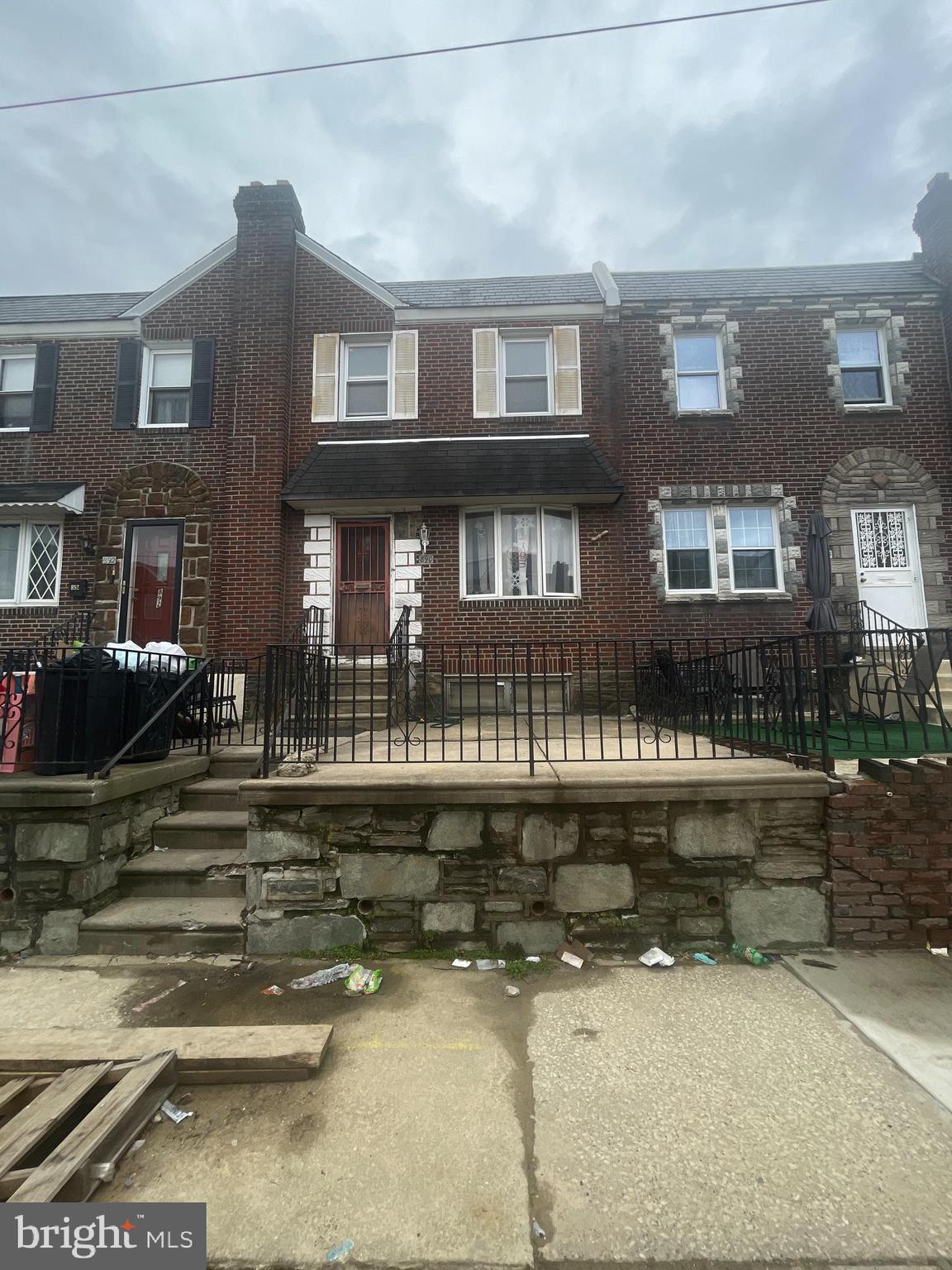 OXFORD CIRCLE - Residential