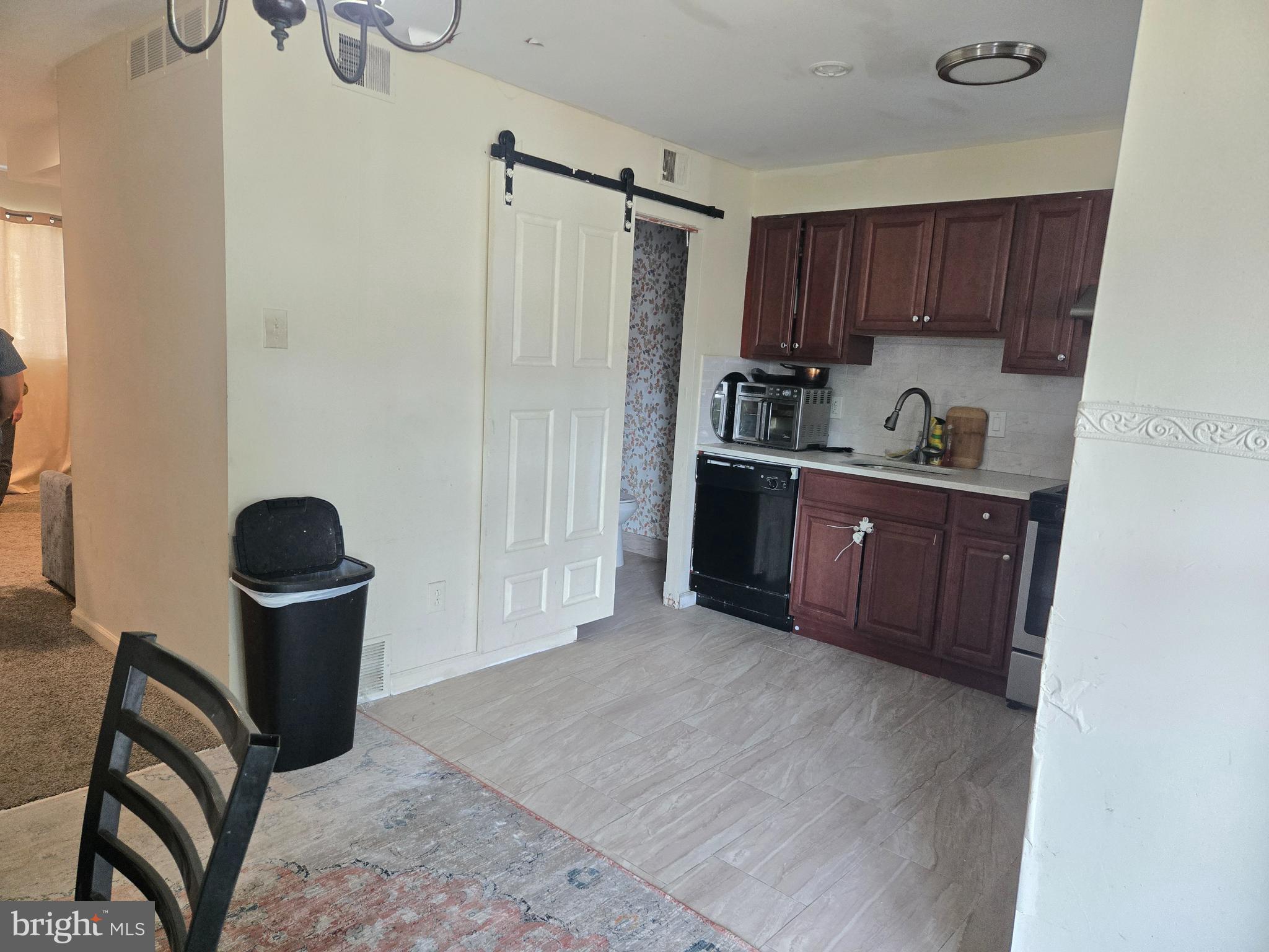 YORKTOWN - Residential
