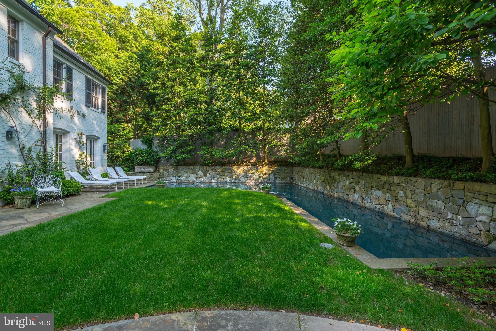 SPRING VALLEY - Residential