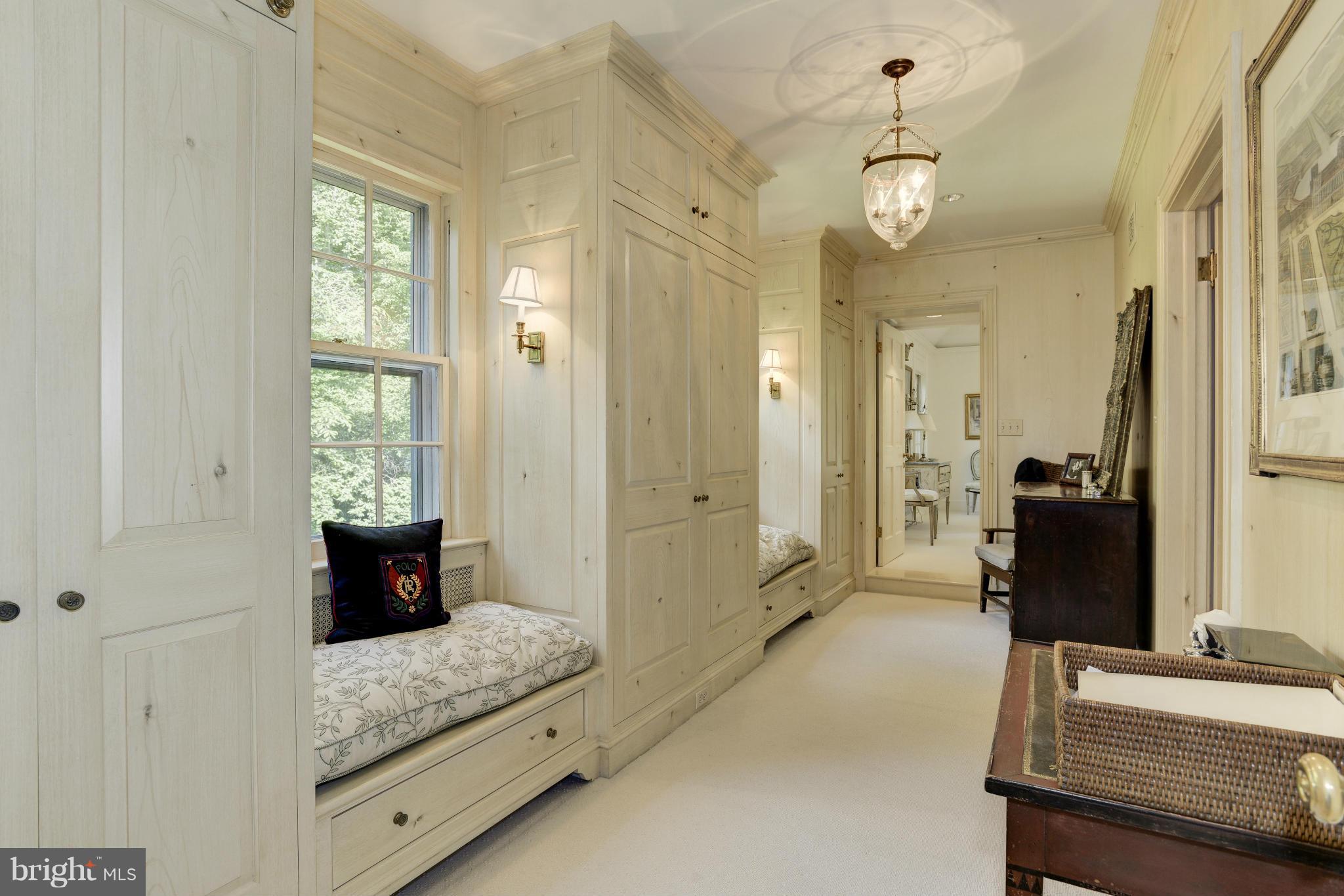 SPRING VALLEY - Residential