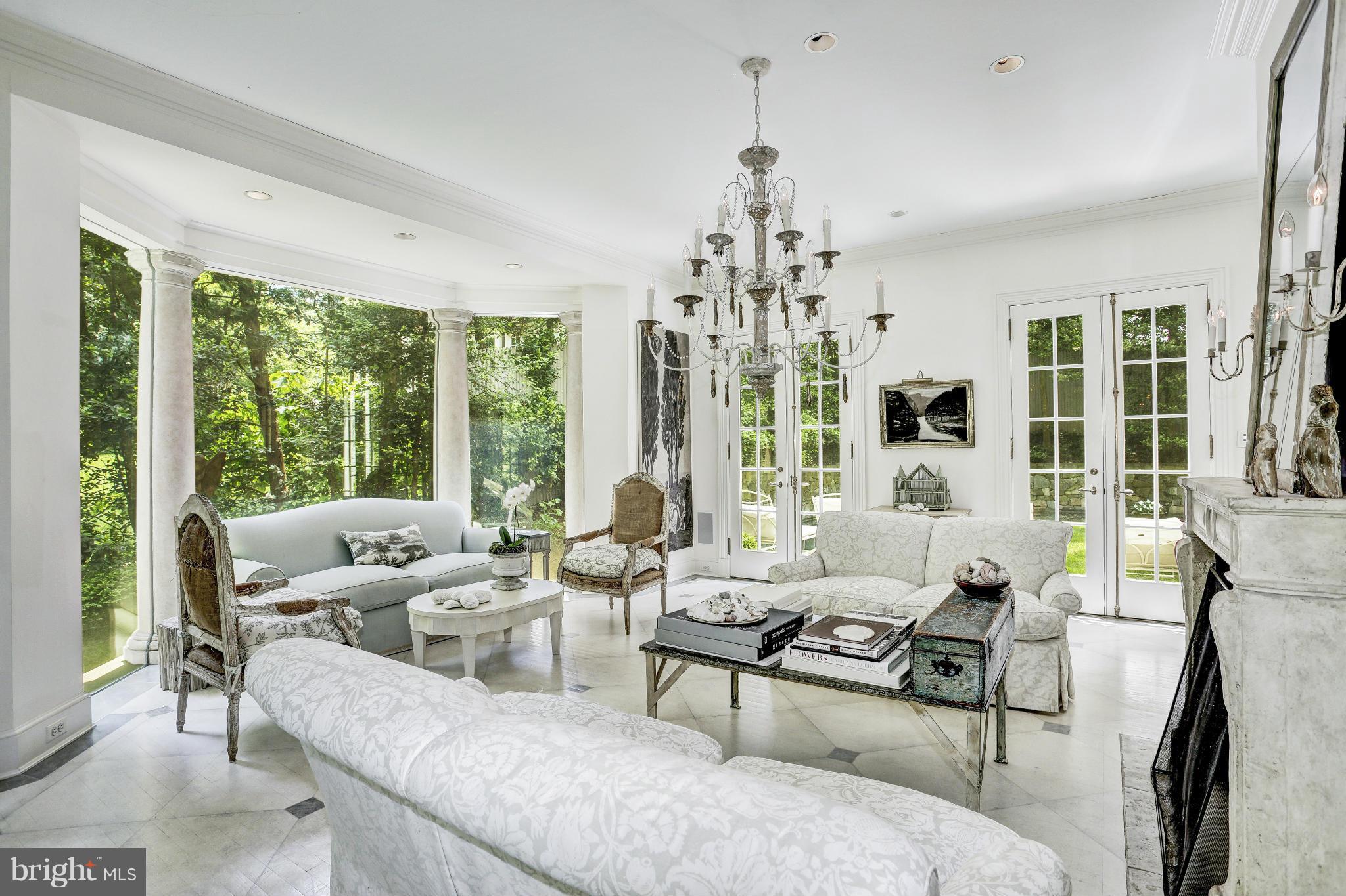 SPRING VALLEY - Residential