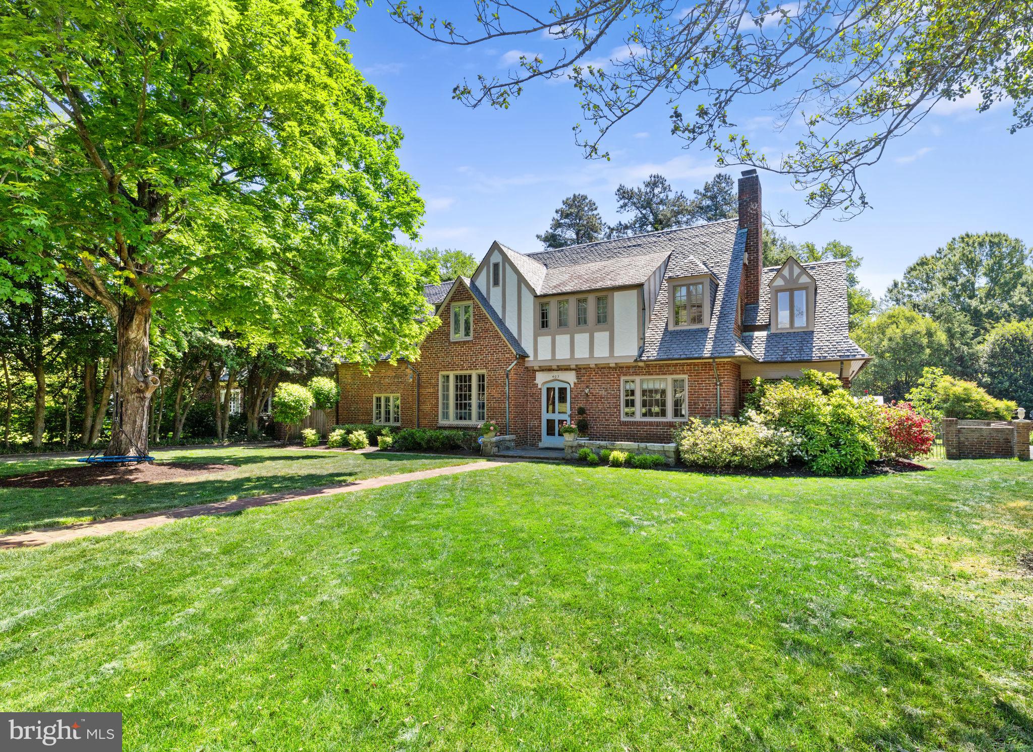 STONEWALL COURT - Residential