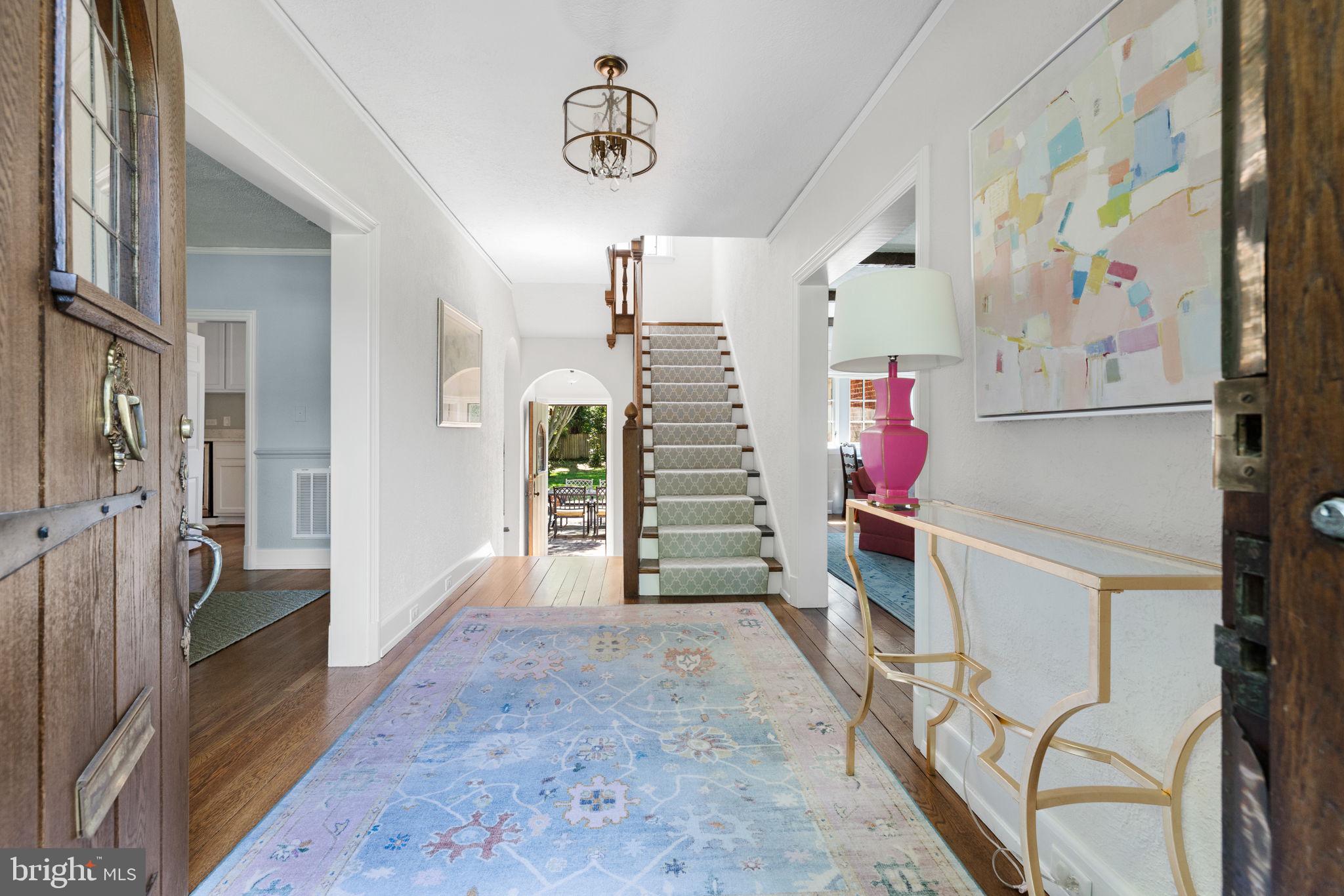 STONEWALL COURT - Residential