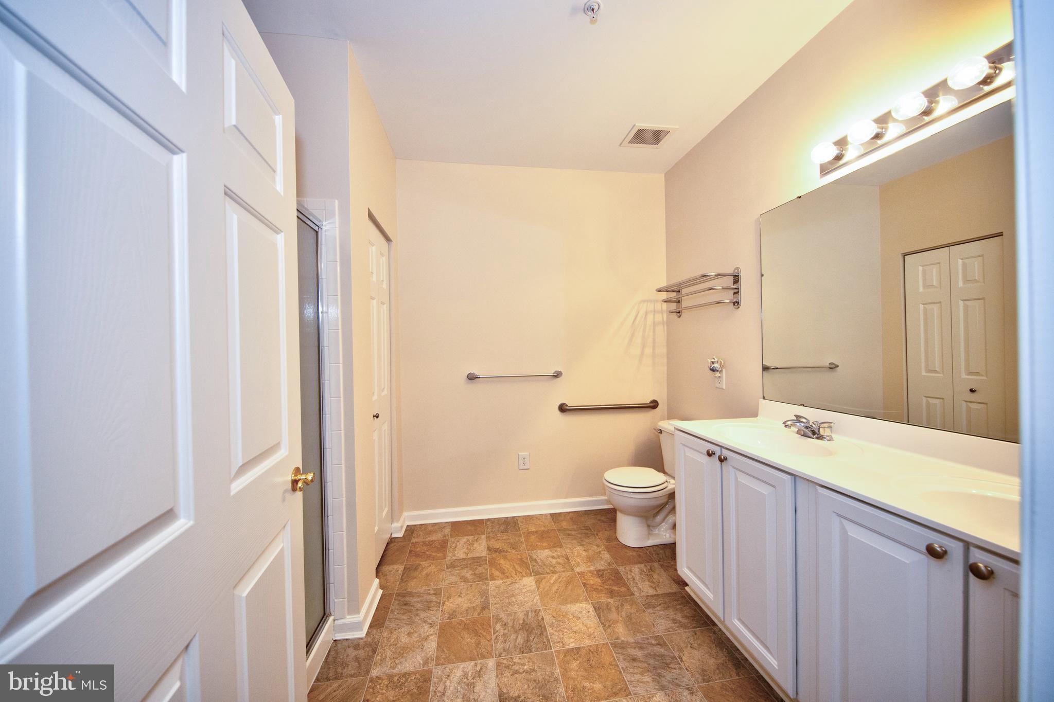 KINGS CROSSING - Residential