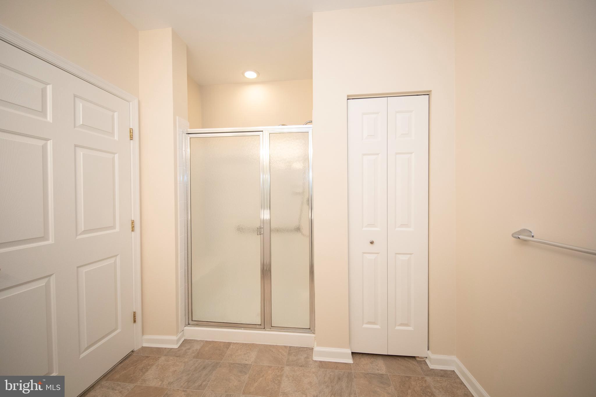 KINGS CROSSING - Residential