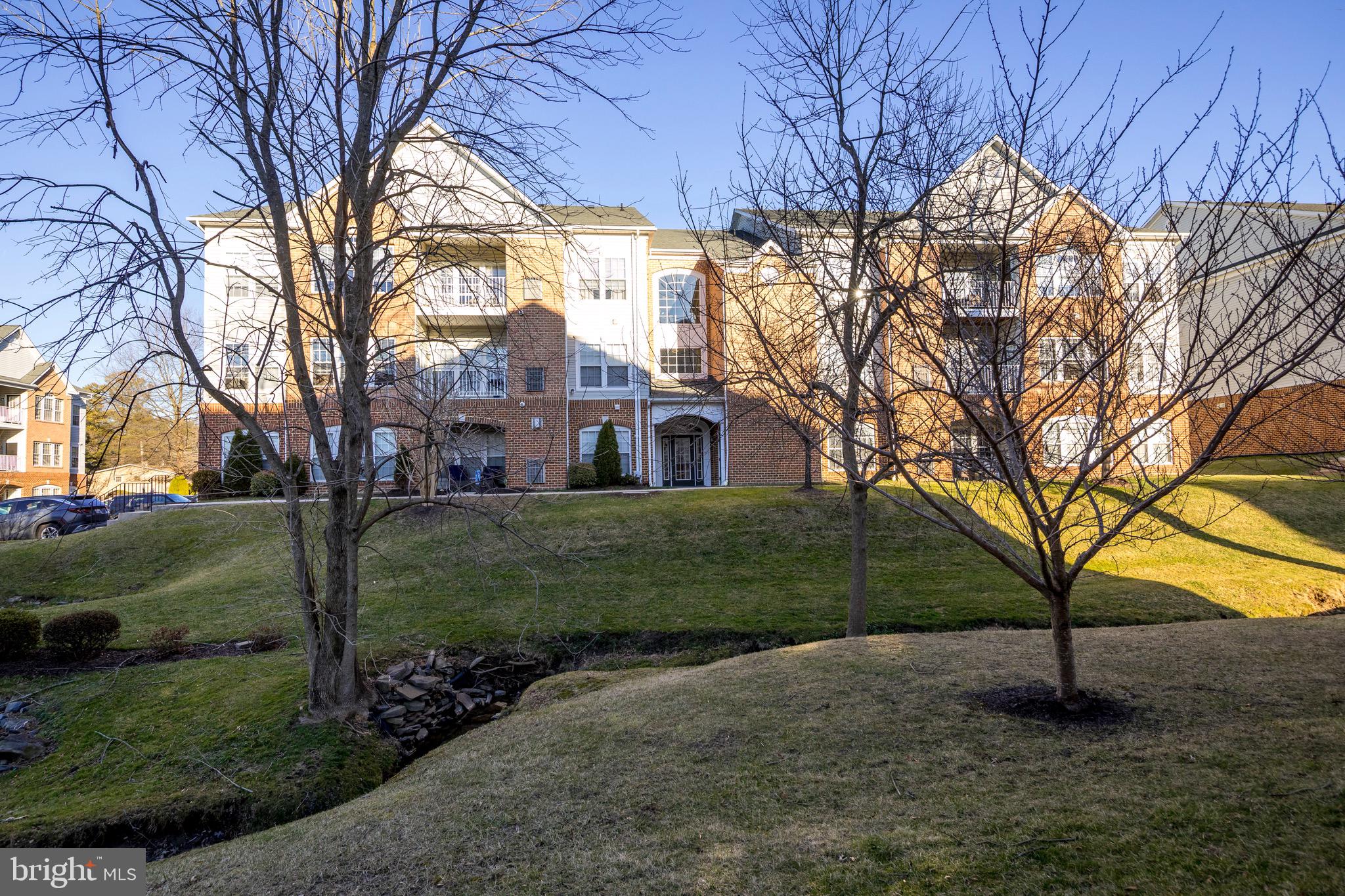 KINGS CROSSING - Residential