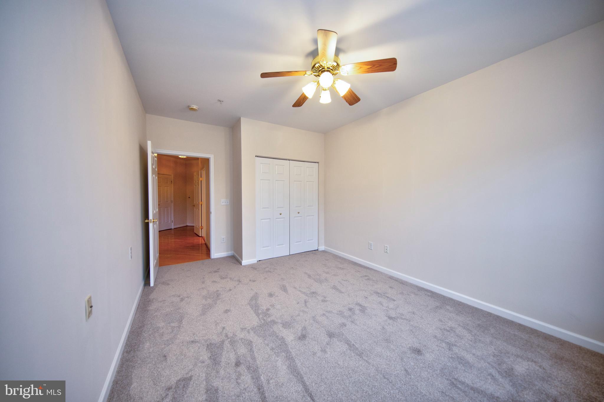 KINGS CROSSING - Residential