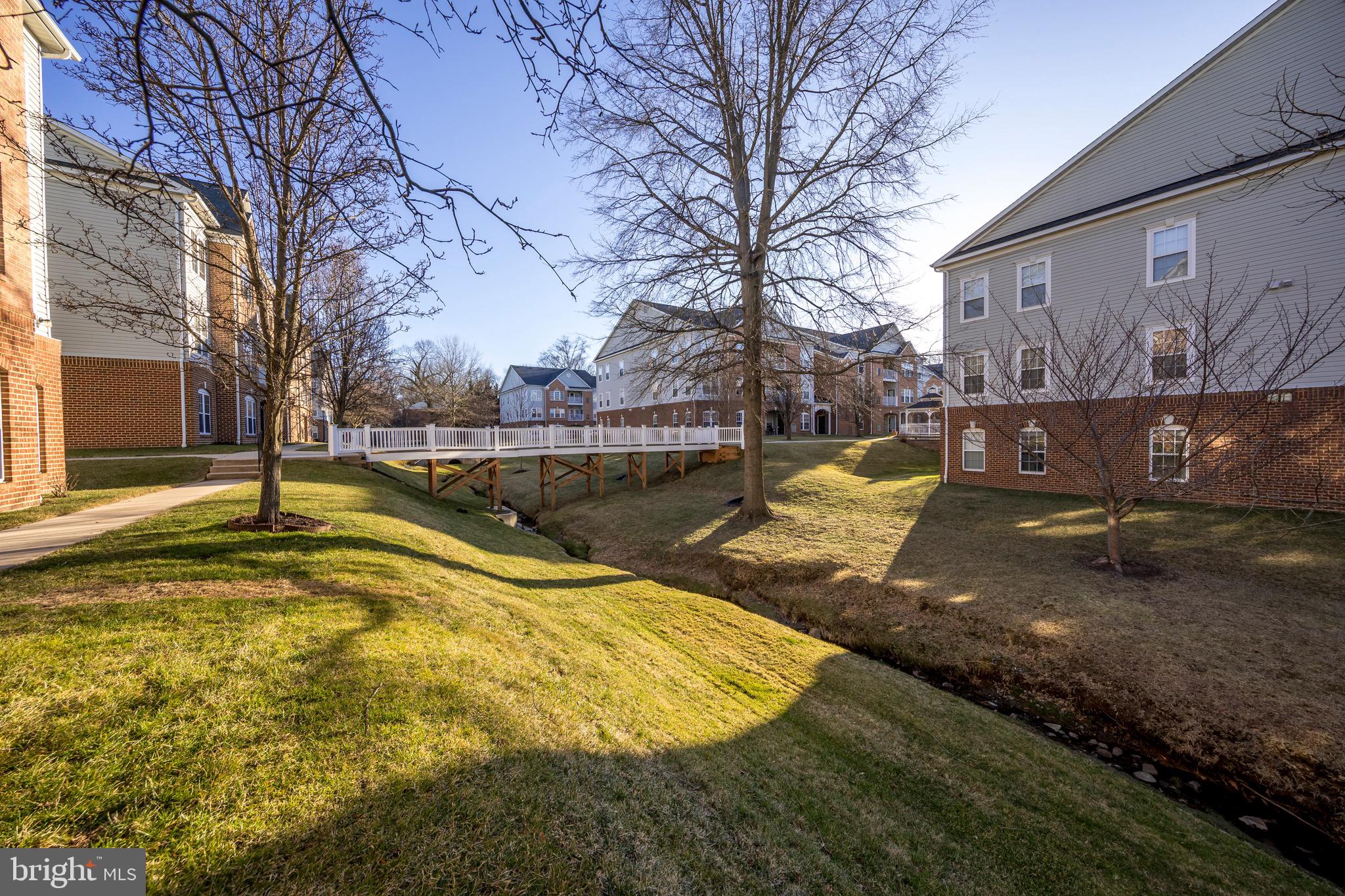 KINGS CROSSING - Residential