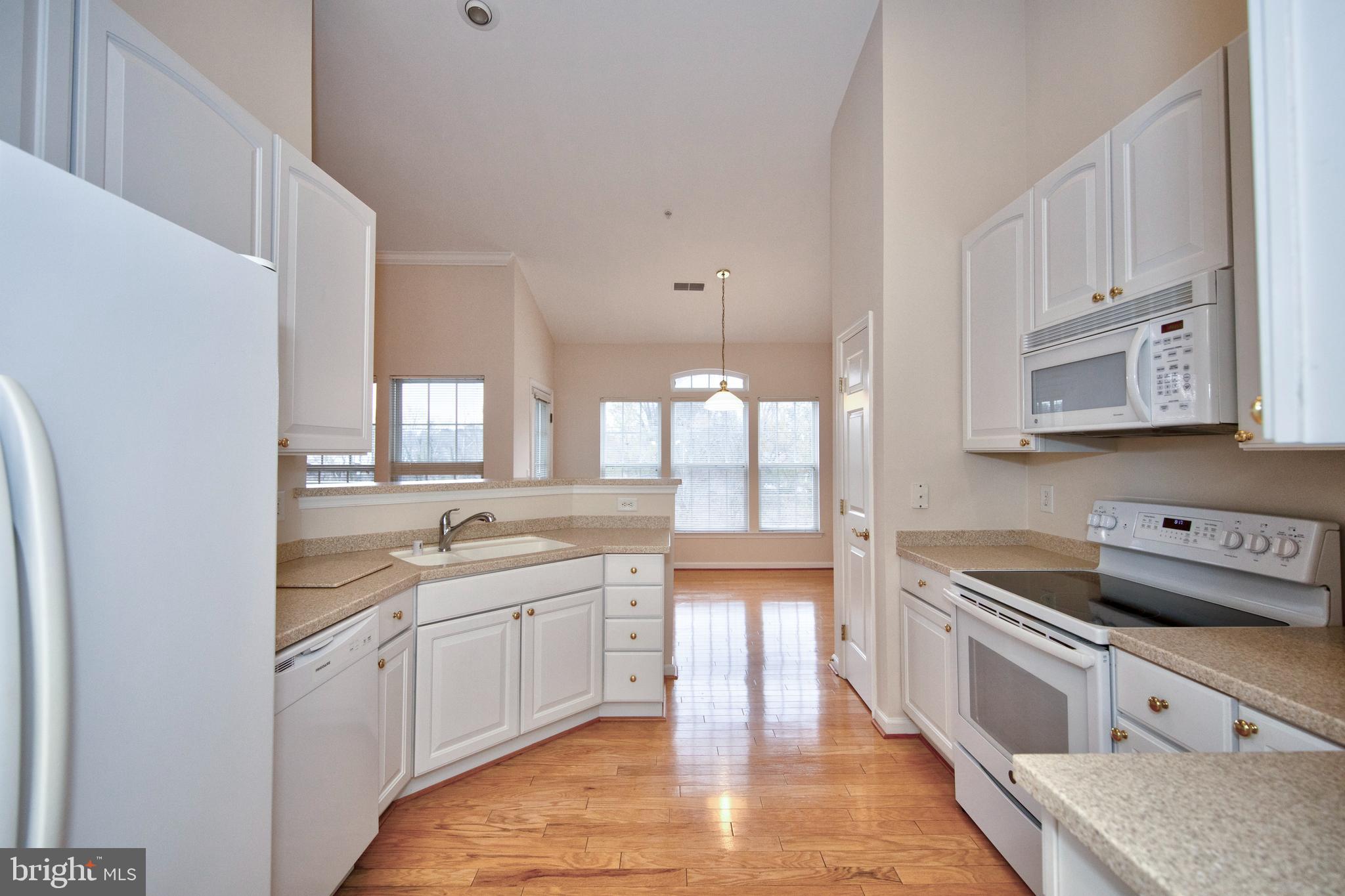 KINGS CROSSING - Residential