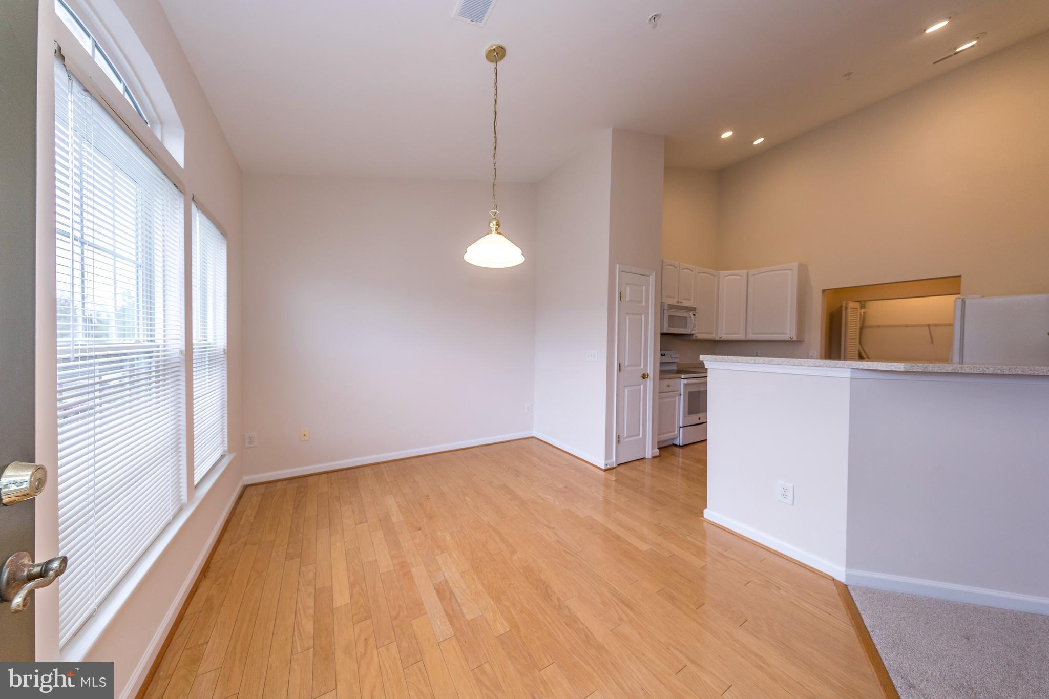 KINGS CROSSING - Residential