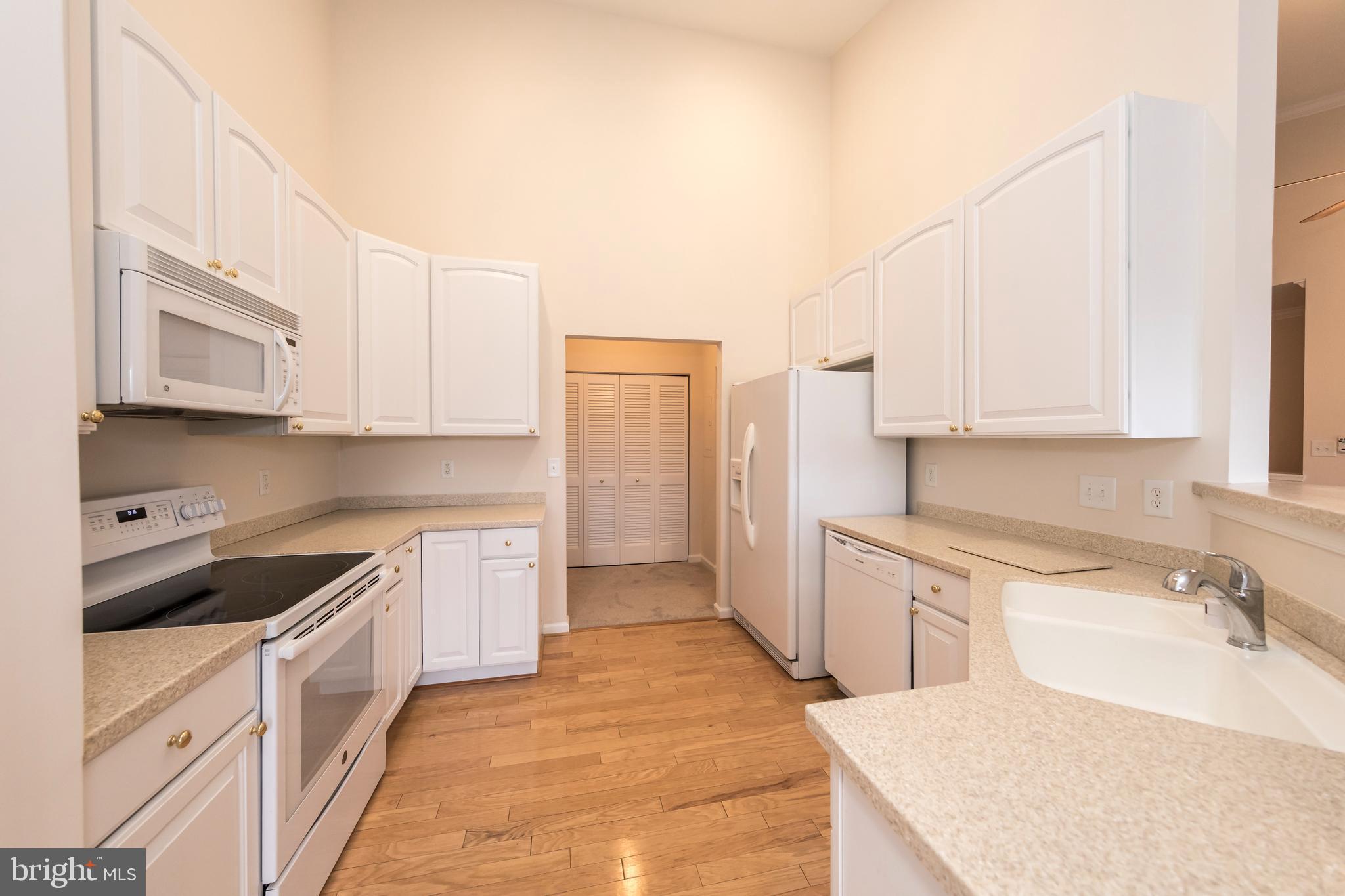 KINGS CROSSING - Residential