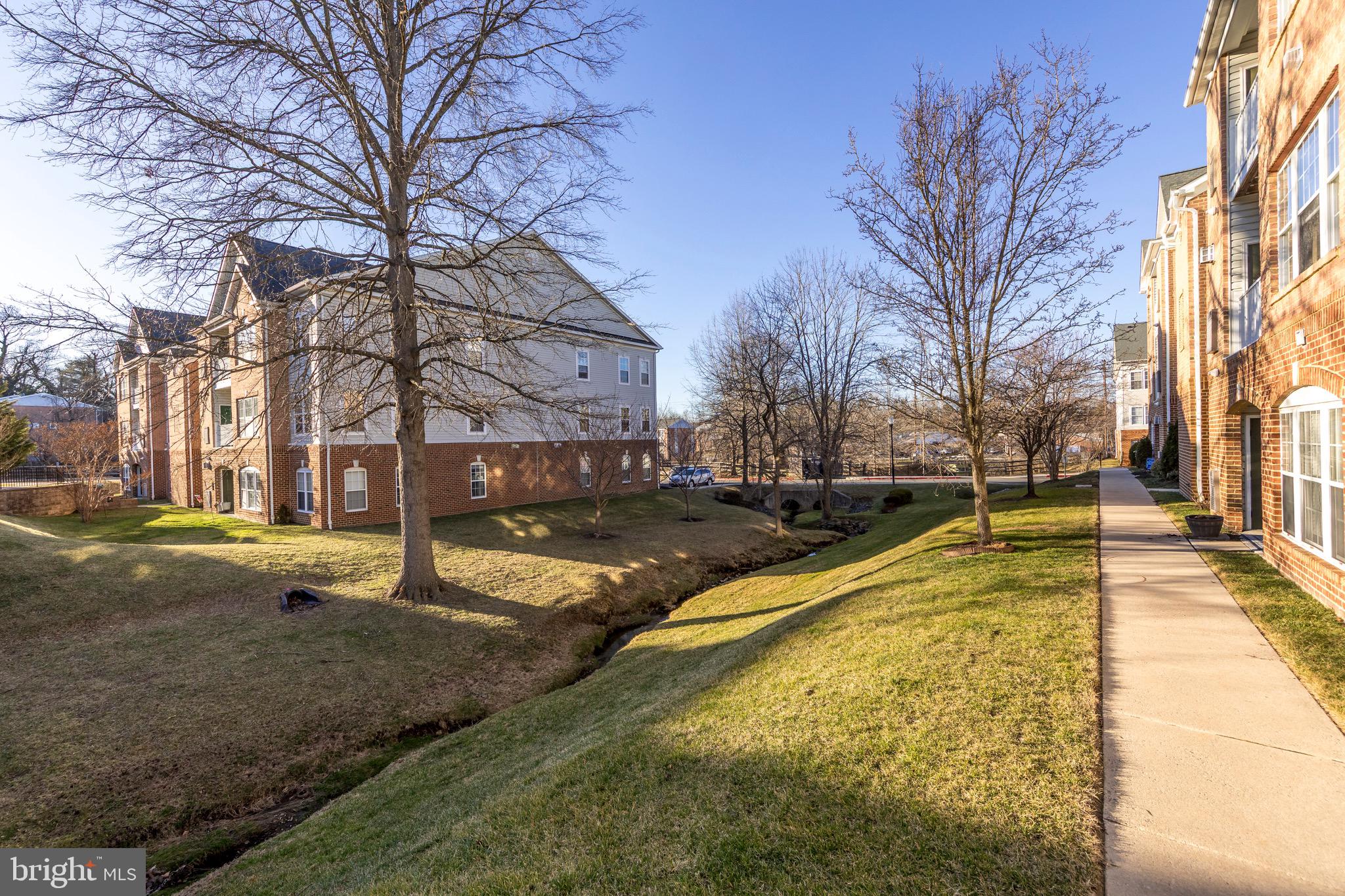 KINGS CROSSING - Residential