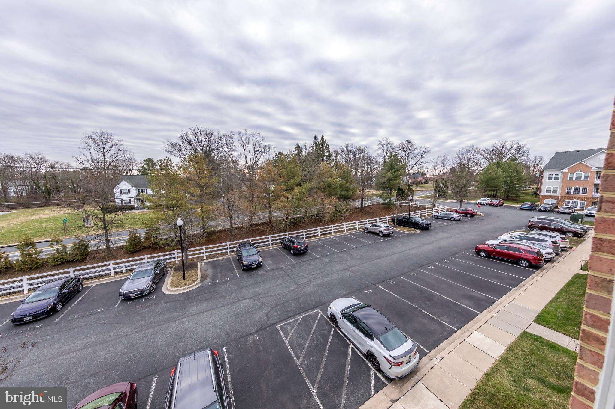 KINGS CROSSING - Residential