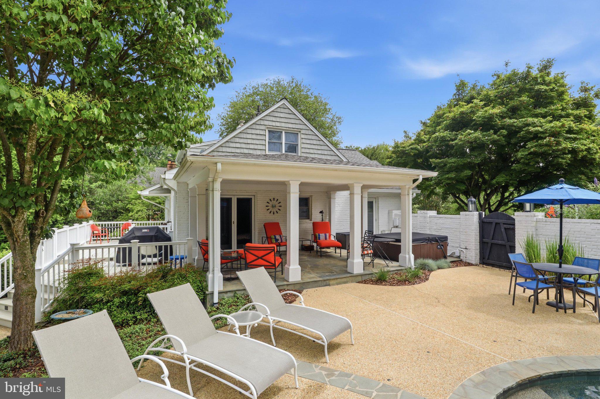 CHESTERBROOK WOODS - Residential