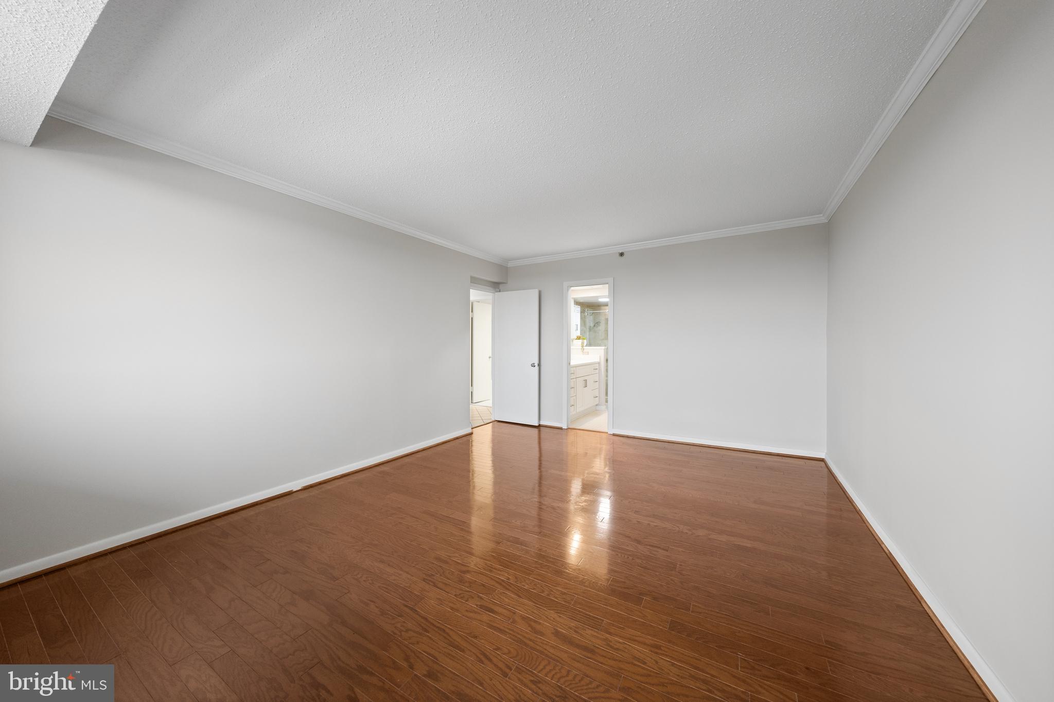 SKYLINE SQUARE CONDO - Residential