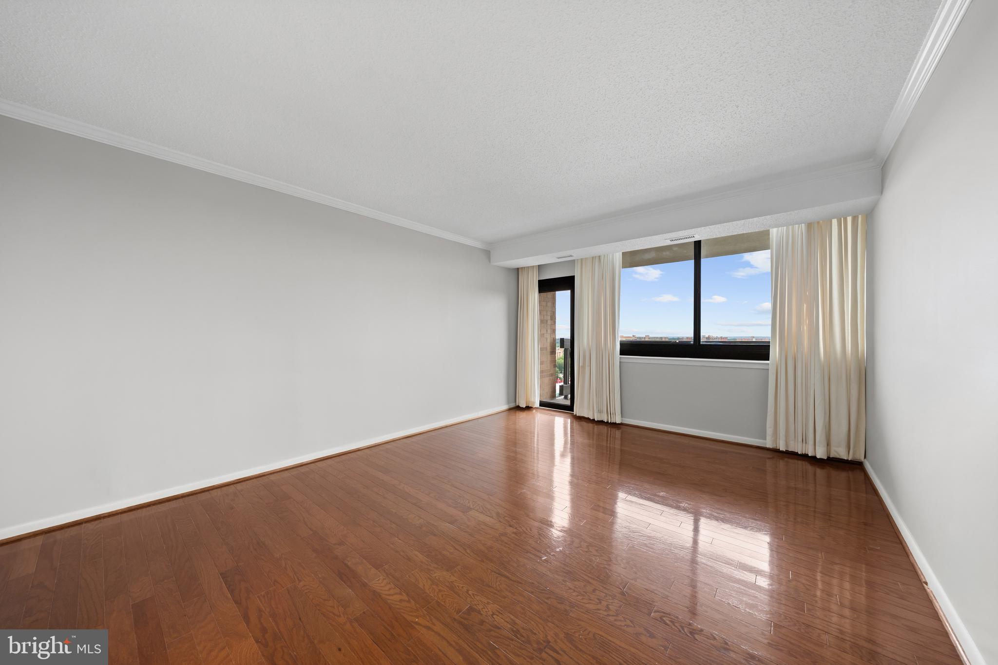 SKYLINE SQUARE CONDO - Residential