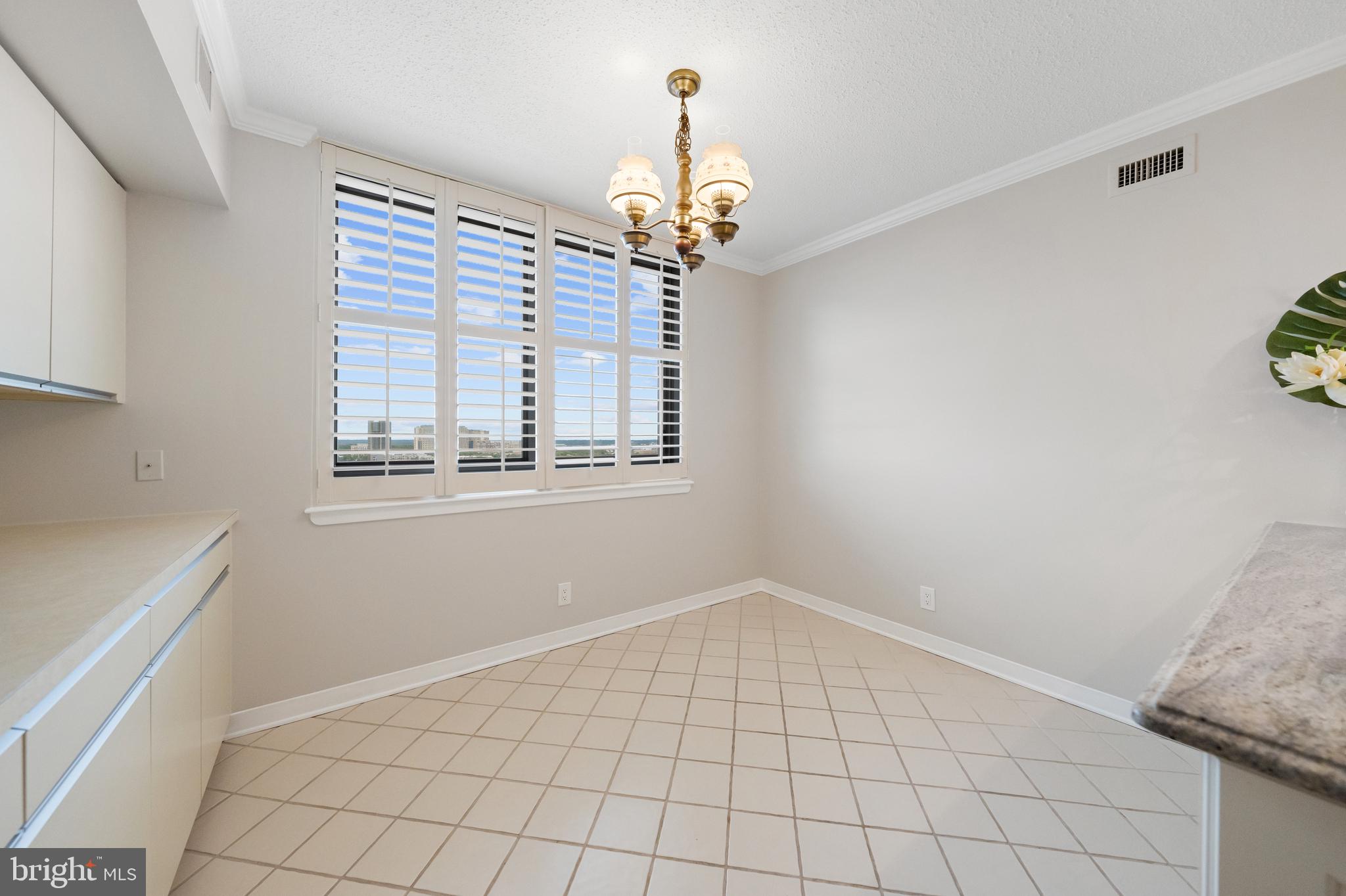 SKYLINE SQUARE CONDO - Residential