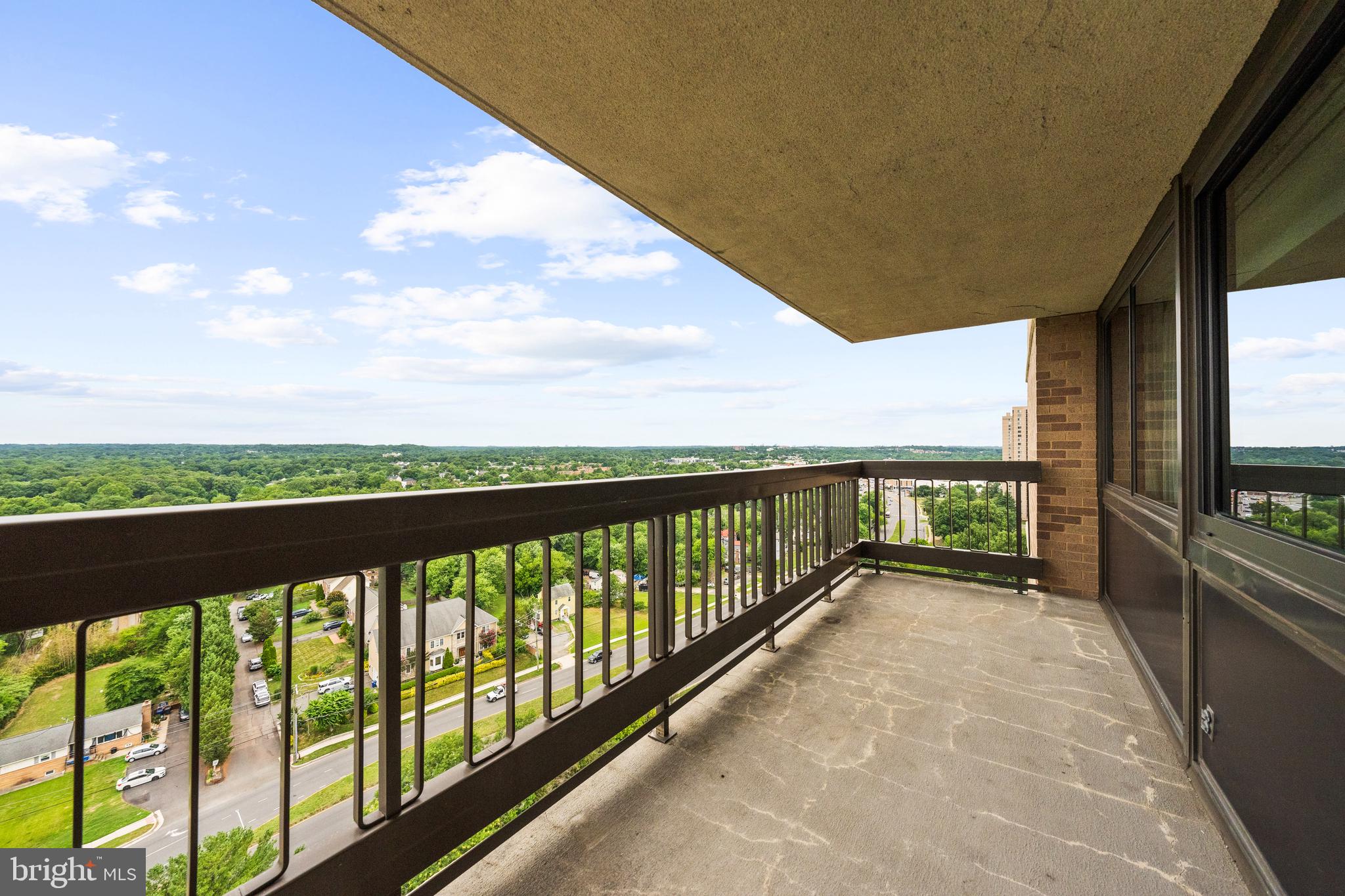 SKYLINE SQUARE CONDO - Residential